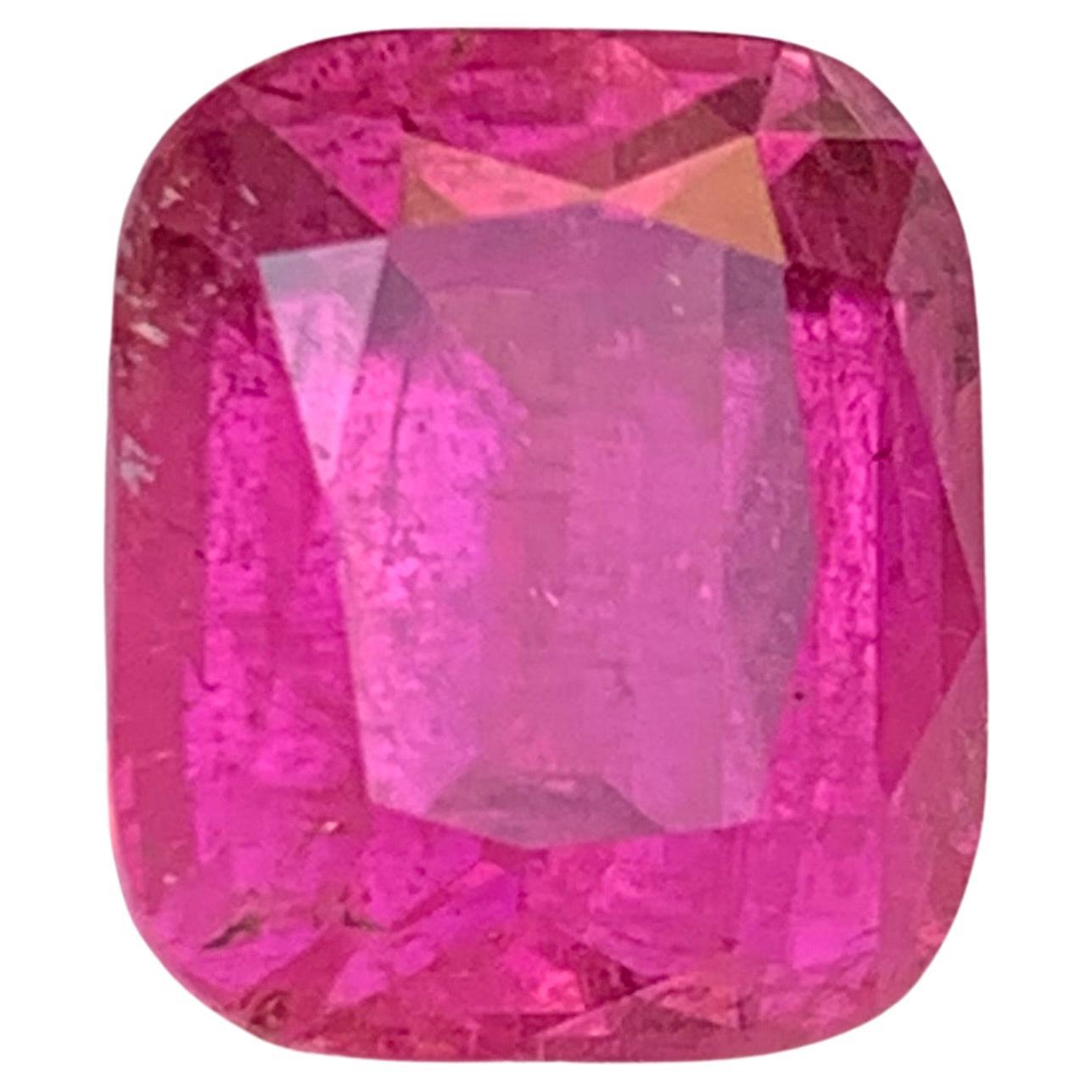 7.20 Carat Hot Pink Natural Rubellite Tourmaline, Cushion-Cut Loose Gemstone en venta