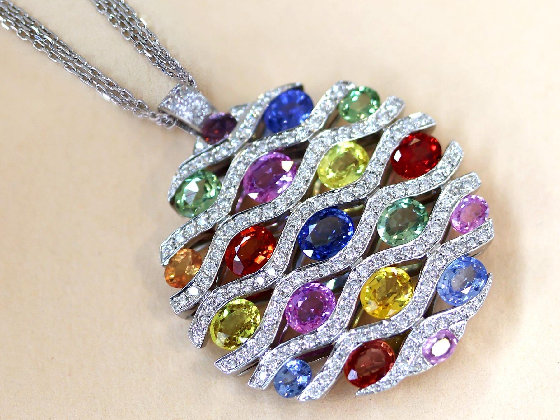 7.20 Carat Multi-Colored Sapphire and 0.90 Carat Diamond 18k White Gold Pendant In Excellent Condition For Sale In Jesmond, Newcastle Upon Tyne