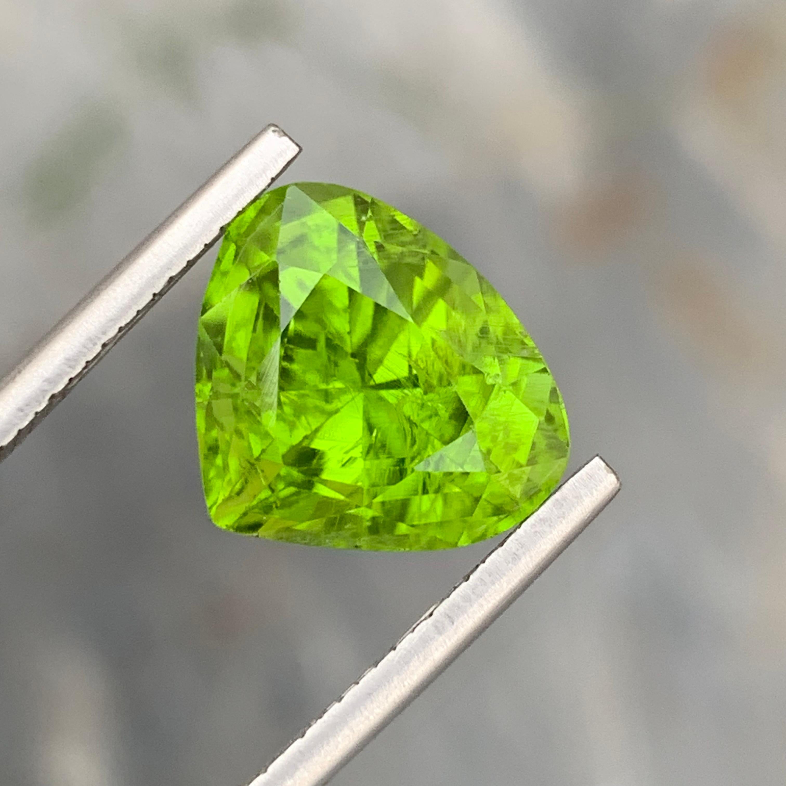 7,20 Karat Natürlicher loser Apfelgrüner Peridot Birnenform Edelstein für Schmuckherstellung (Arts and Crafts) im Angebot