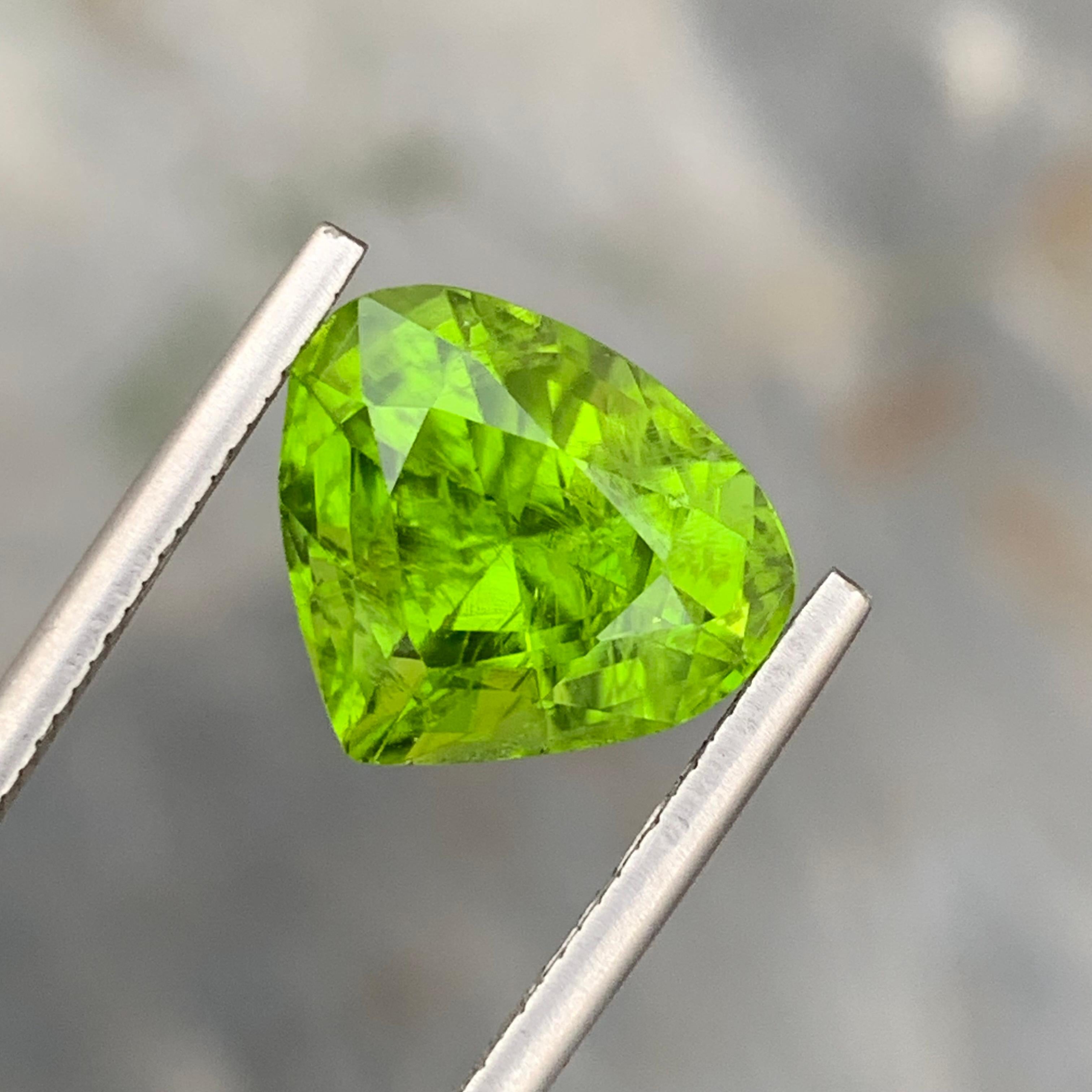 7,20 Karat Natürlicher loser Apfelgrüner Peridot Birnenform Edelstein für Schmuckherstellung für Damen oder Herren im Angebot