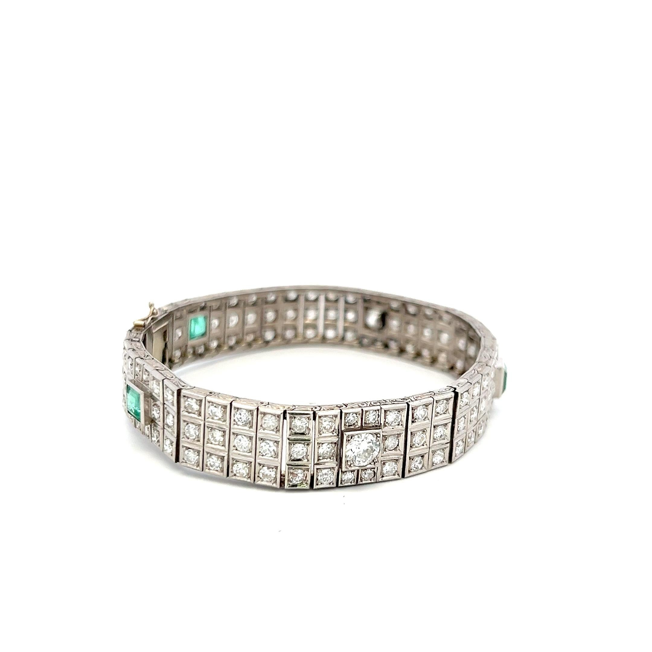 Title:
7.20 Carat Old European Cut H SI Diamond 1.50 Carat Emerald Cut Emerald Platinum Art-Deco Bracelet
Style:
Art-Deco
Metal:
Platinum
Gemstone 1:
1.5 Carat EMR
Number of Stones:
3
Shape:
Emerald Cut
Gemstone 2:
0.9 Carat Diamond
Number of