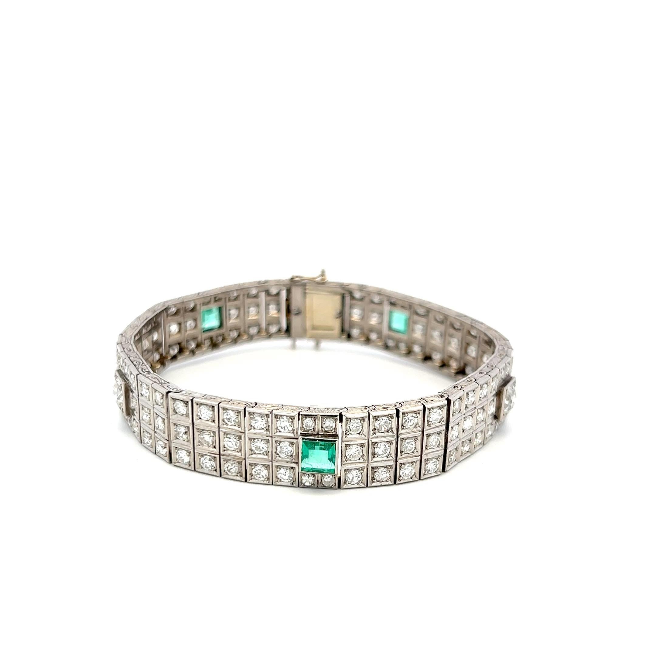 7.20 Carat Old European Diamond 1.50 Carat Emerald Platinum Art-Deco Bracelet In Good Condition For Sale In New York, NY