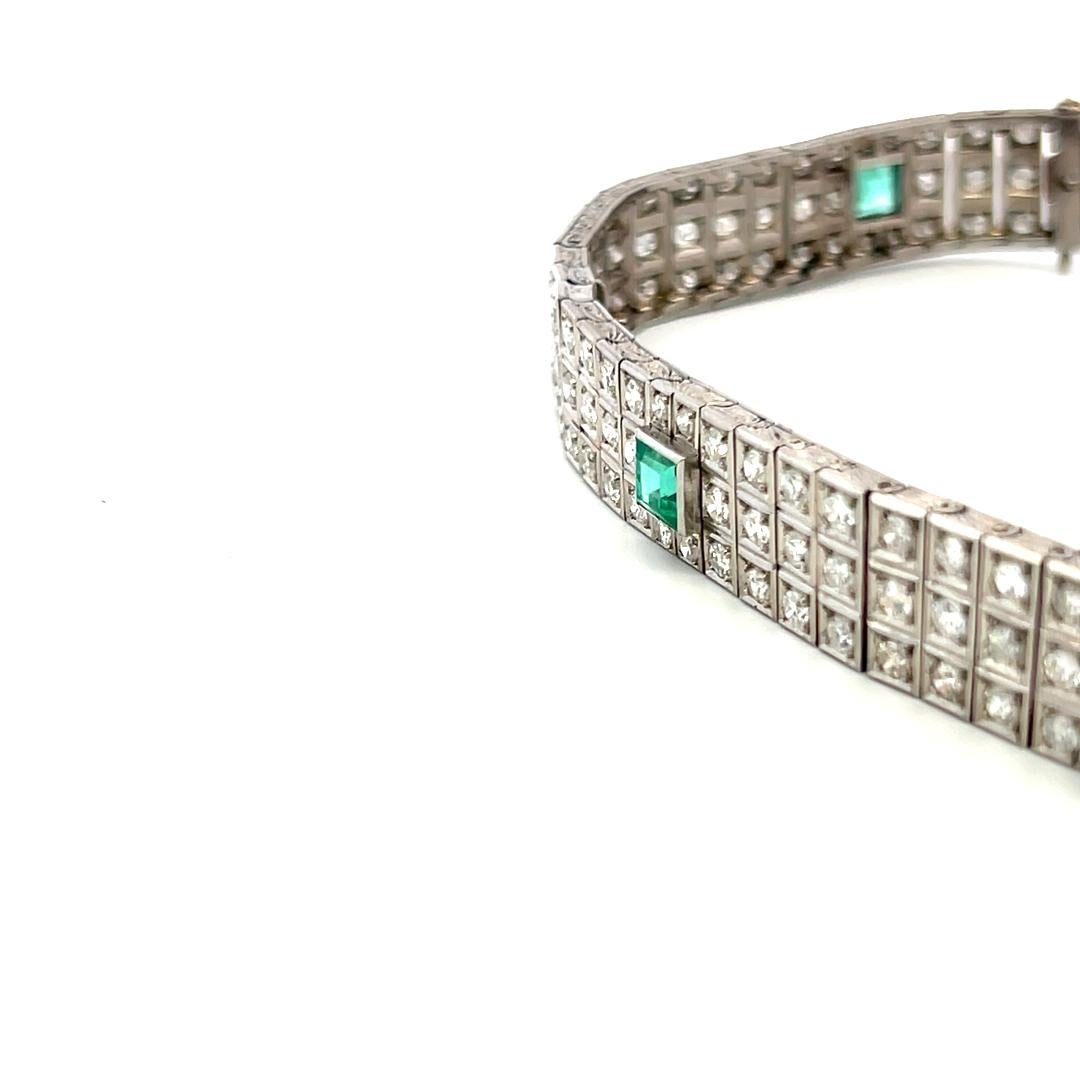 7.20 Carat Old European Diamond 1.50 Carat Emerald Platinum Art-Deco Bracelet For Sale 1