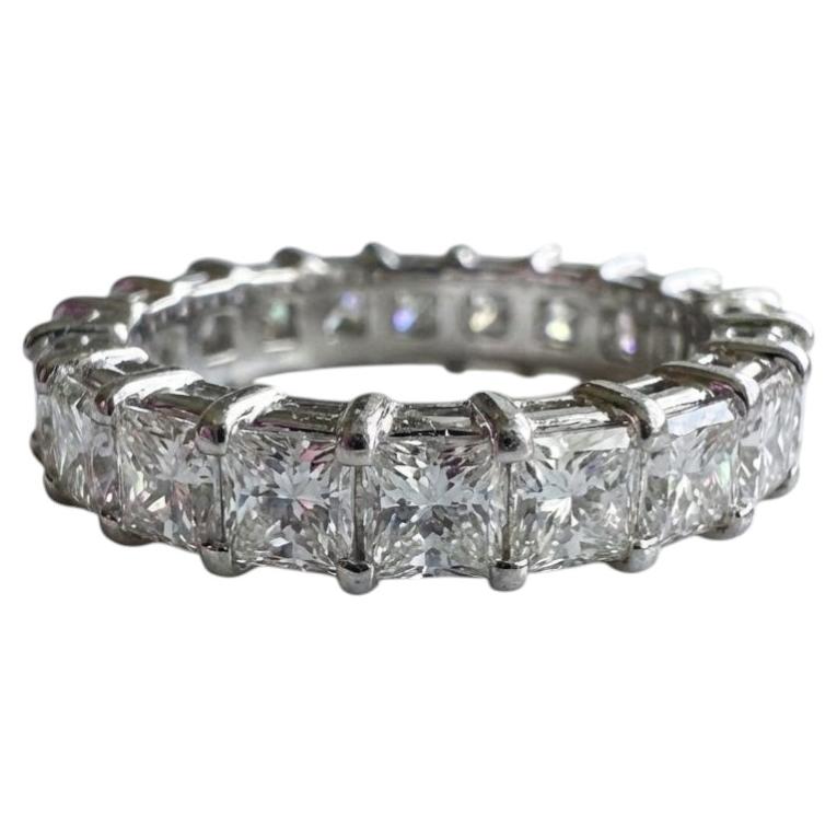 7,20 Karat Platin Princess Cut Diamant Eternity Band Ring im Angebot