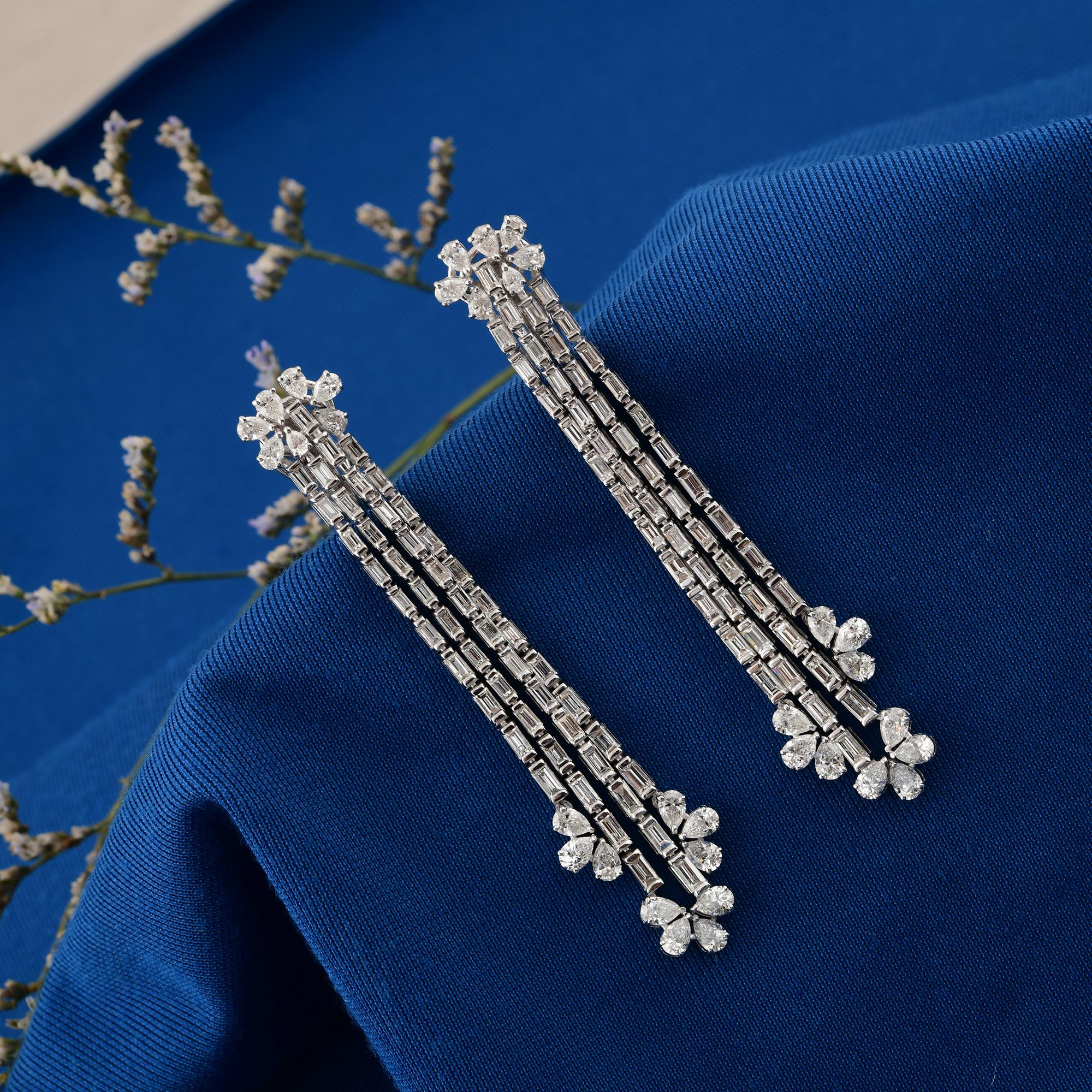 Boucles d'oreilles chandelier en or blanc 14 carats avec diamants taille poire baguette SI/H de 7,20 carats Neuf - En vente à Diera, Dubai