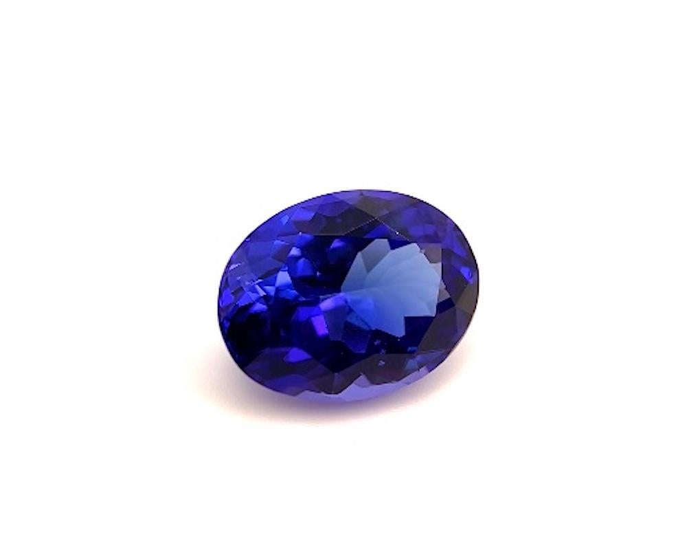 Top quality tanzanites like this 7.20 carat oval make it easy to see why this gorgeous gemstone is so immensely popular! Ovals are one of the most versatile shapes for jewelry design. With a beautifully symmetrical gem like this which measures 13.78