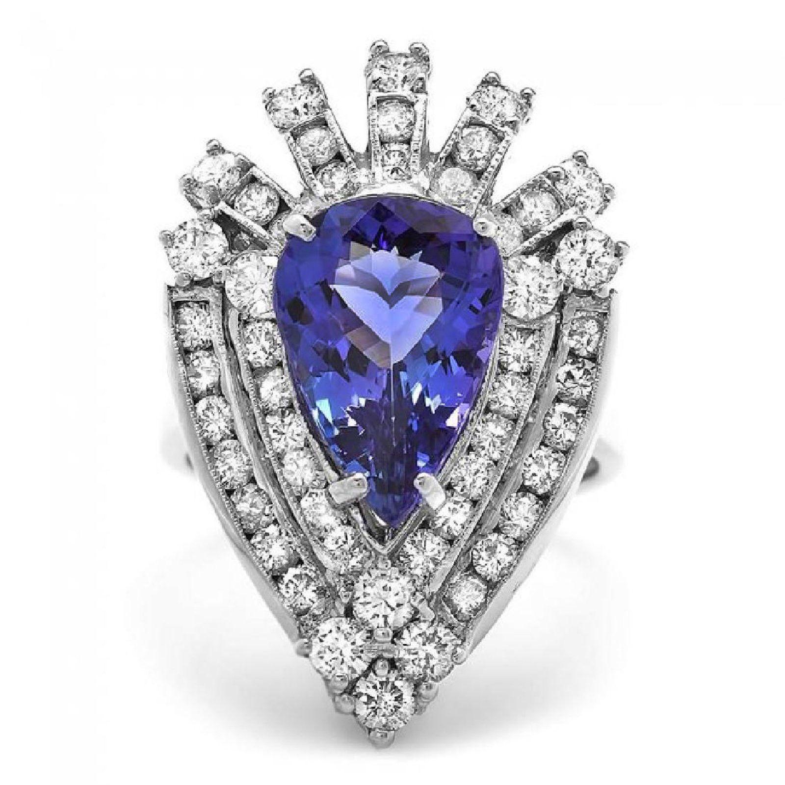 7.20 Carat Natural Very Nice Looking Tanzanite and Diamond 14 Karat Solid Gold In New Condition For Sale In Los Angeles, CA