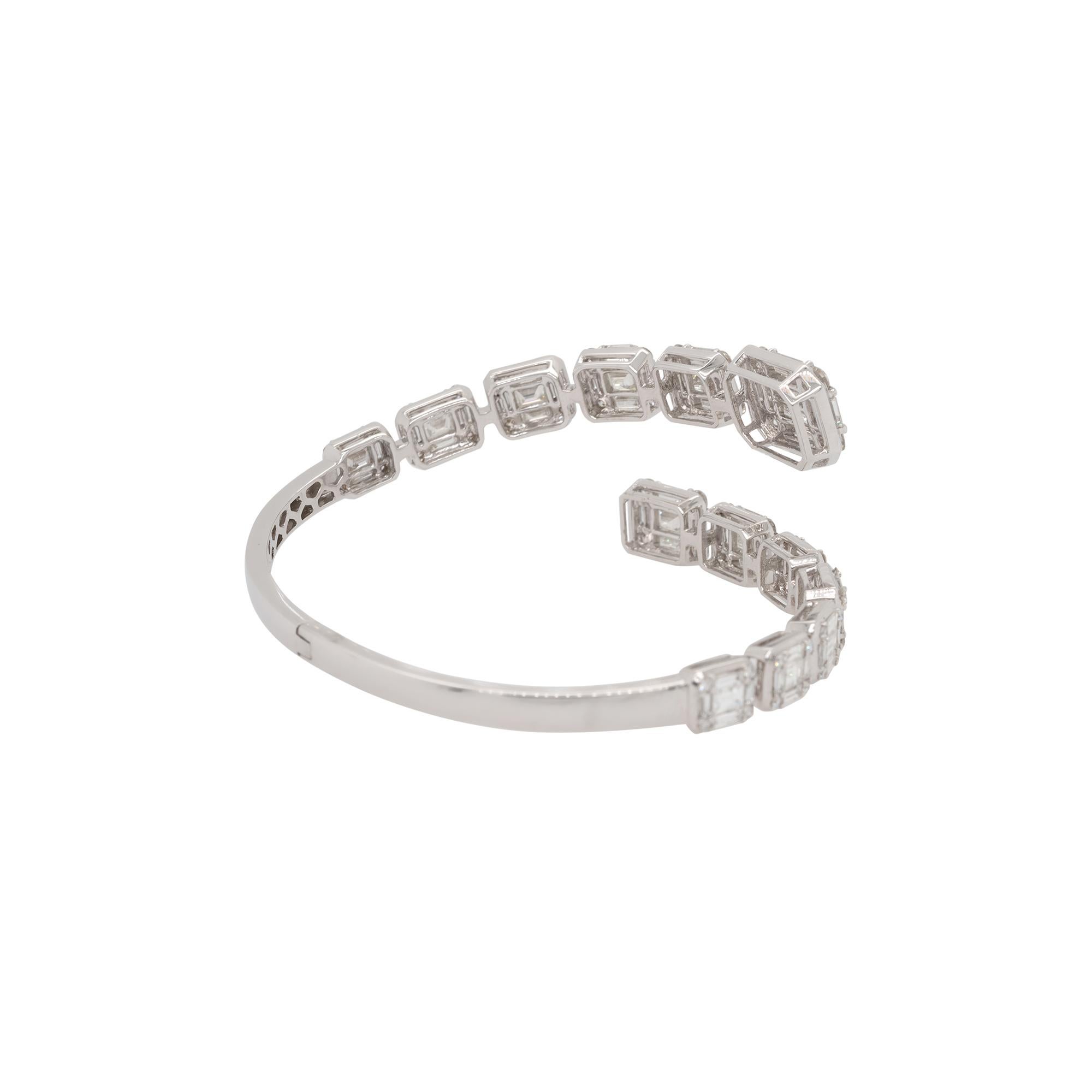 7.21 Carat Round & Baguette Cut Natural Diamond Overpass Bangle In New Condition For Sale In Boca Raton, FL