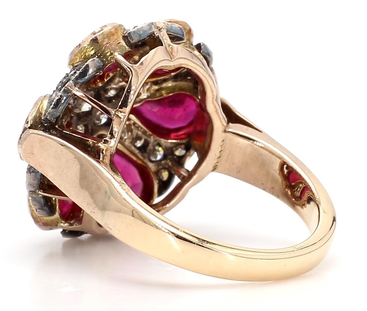 Bague en or 18 carats avec rubis de 7,22 carats et diamants de 1 carat Bon état - En vente à New York, NY