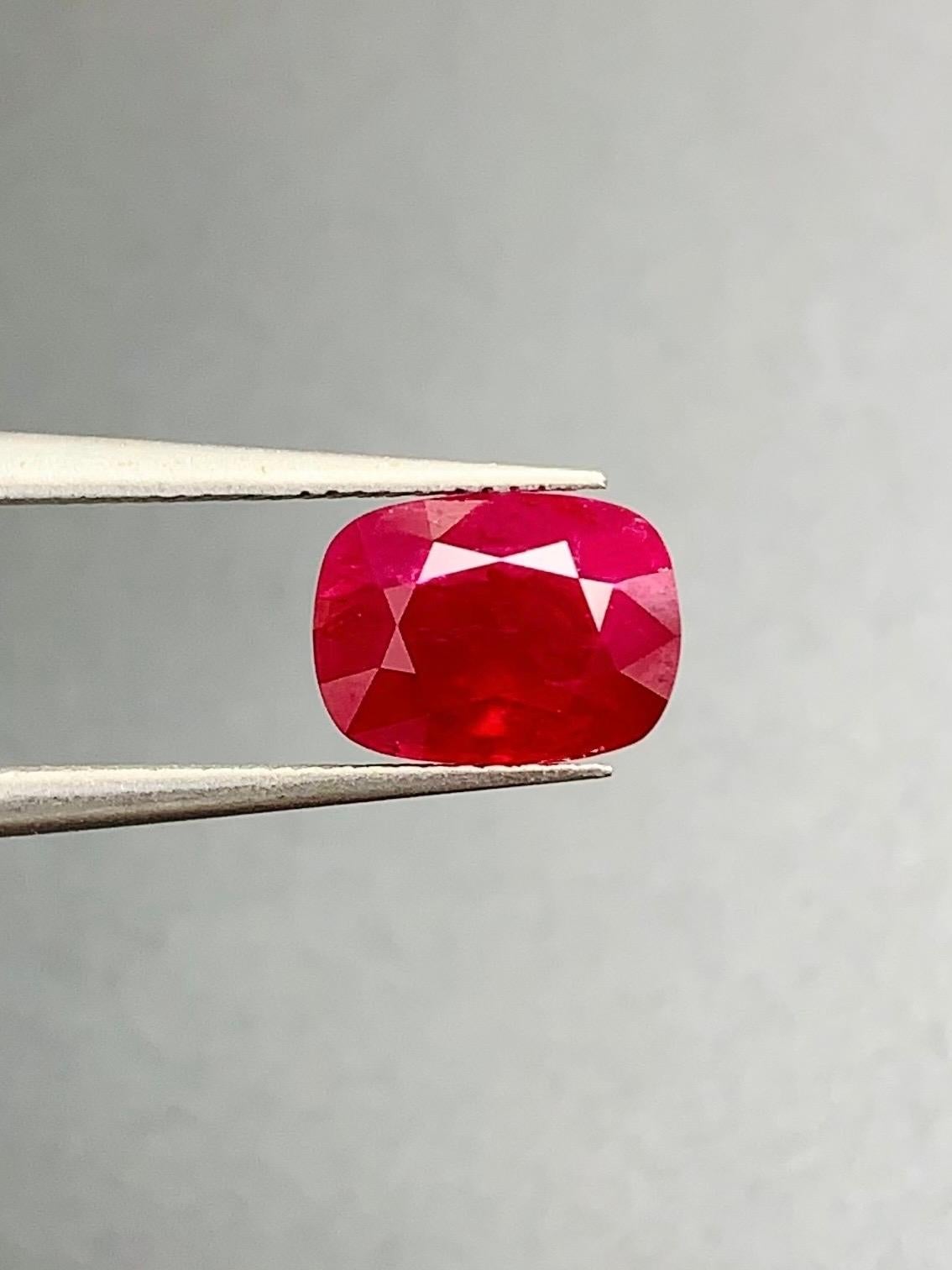 3.22 Ct GIA Certificate Unheated Ruby Burma Red Color Gemstone In New Condition For Sale In bangkok, TH
