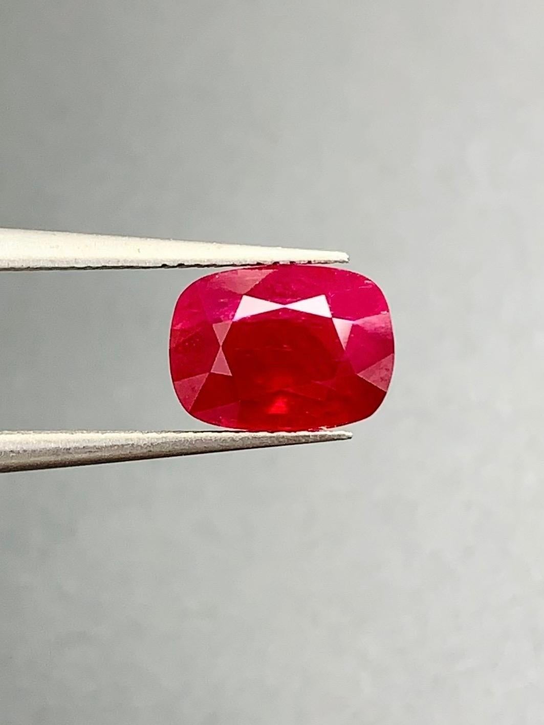 Women's or Men's 3.22 Ct GIA Certificate Unheated Ruby Burma Red Color Gemstone For Sale