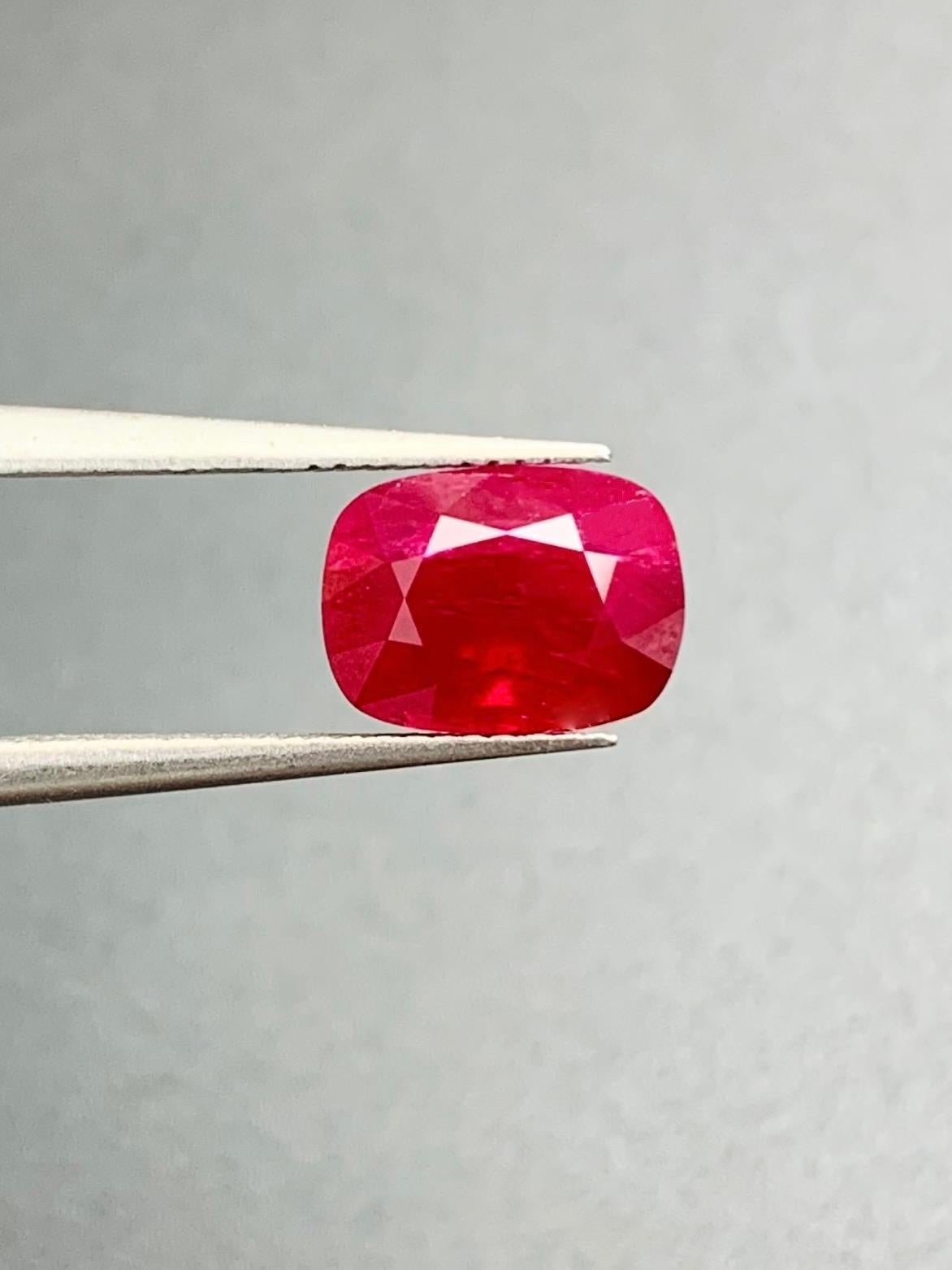 3.22 Ct GIA Certificate Unheated Ruby Burma Red Color Gemstone For Sale 1