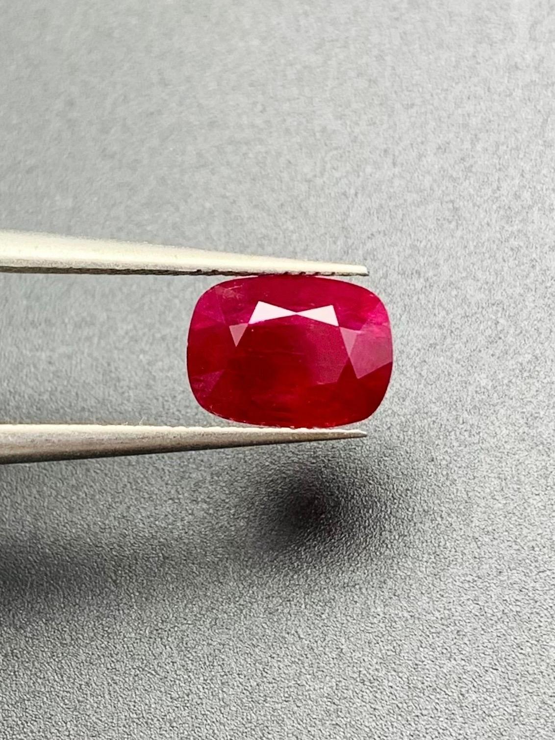 3.22 Ct GIA Certificate Unheated Ruby Burma Red Color Gemstone For Sale 4