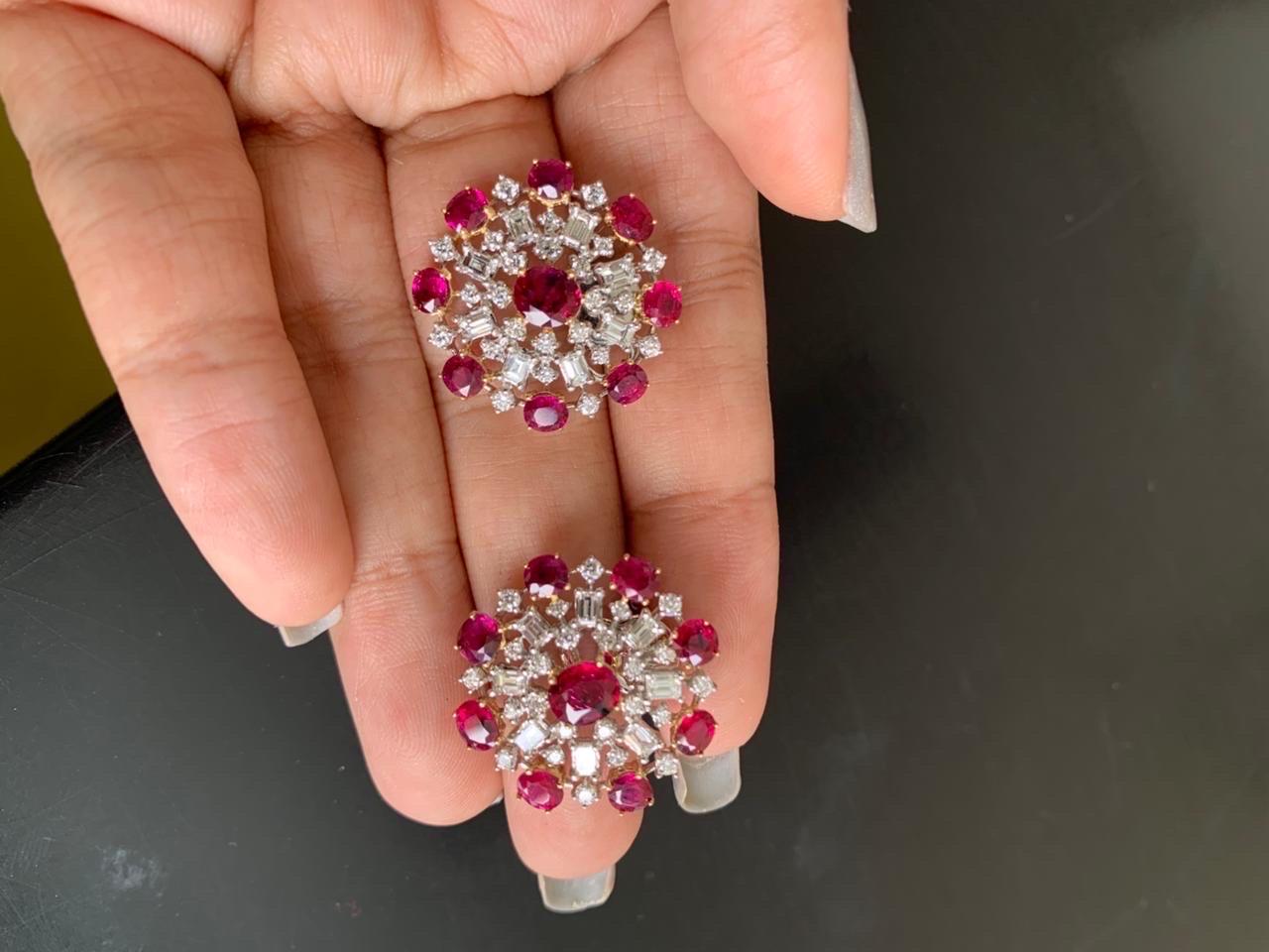 Rubino Burma da 7.23 carati  Orecchini con diamanti e senza calore in oro bianco 18 carati In condizioni Nuovo in vendita a Bangkok, TH