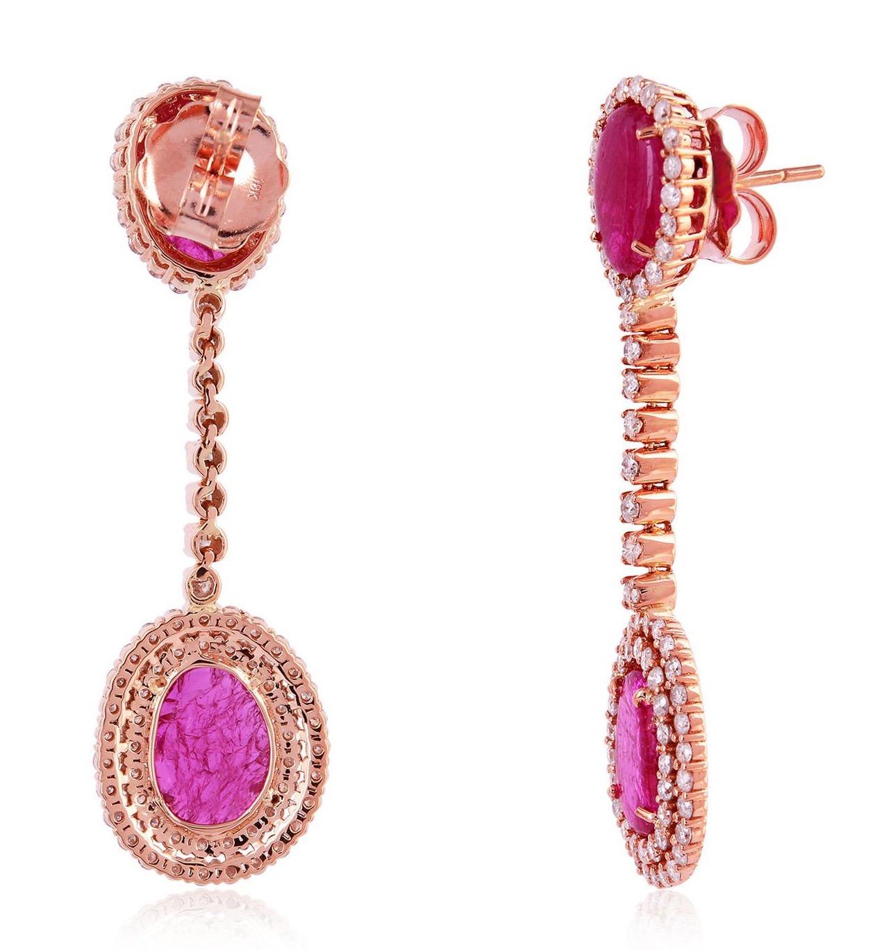 Contemporary 7.23 Carat Ruby Diamond 14 Karat Gold Chain Drop Earrings For Sale