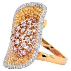 Anello a grappolo "Rodeo" con diamanti naturali rosa e gialli da 7,24 carati