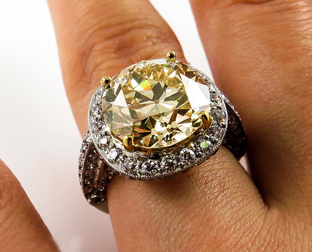 7.24 Carat Estate Fancy Yellow Round Diamond Wedding Plat Ring EGL, USA 2