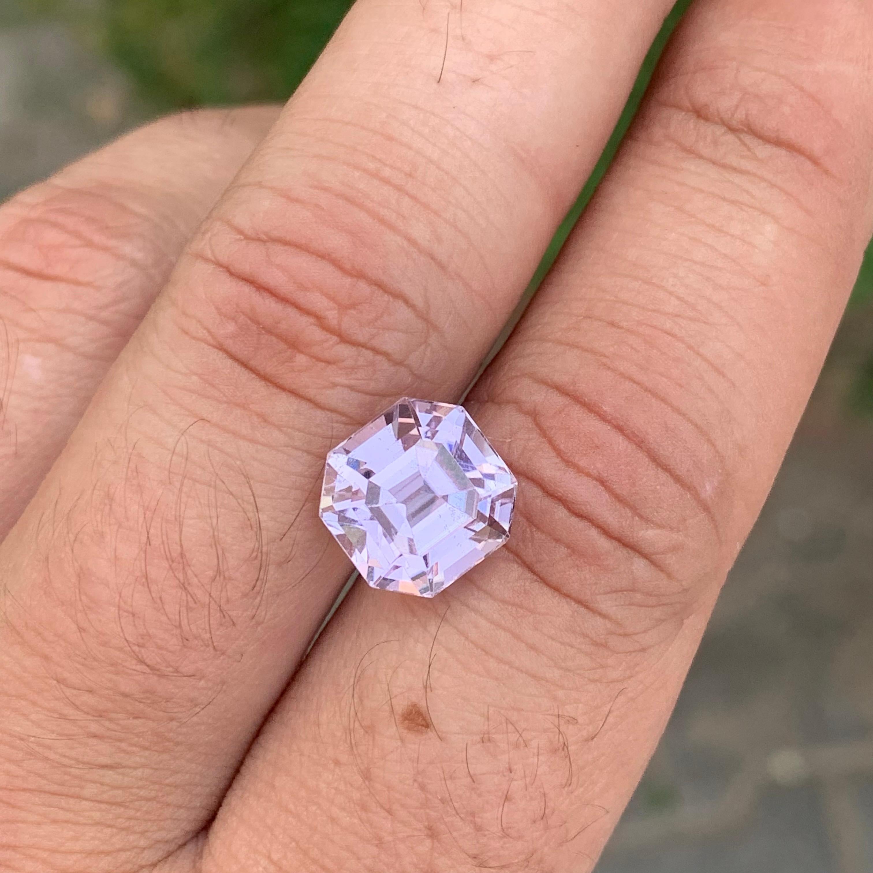 7.25 Carat Natural Loose Kunzite Octagon Shape Gemstone For Sale 2
