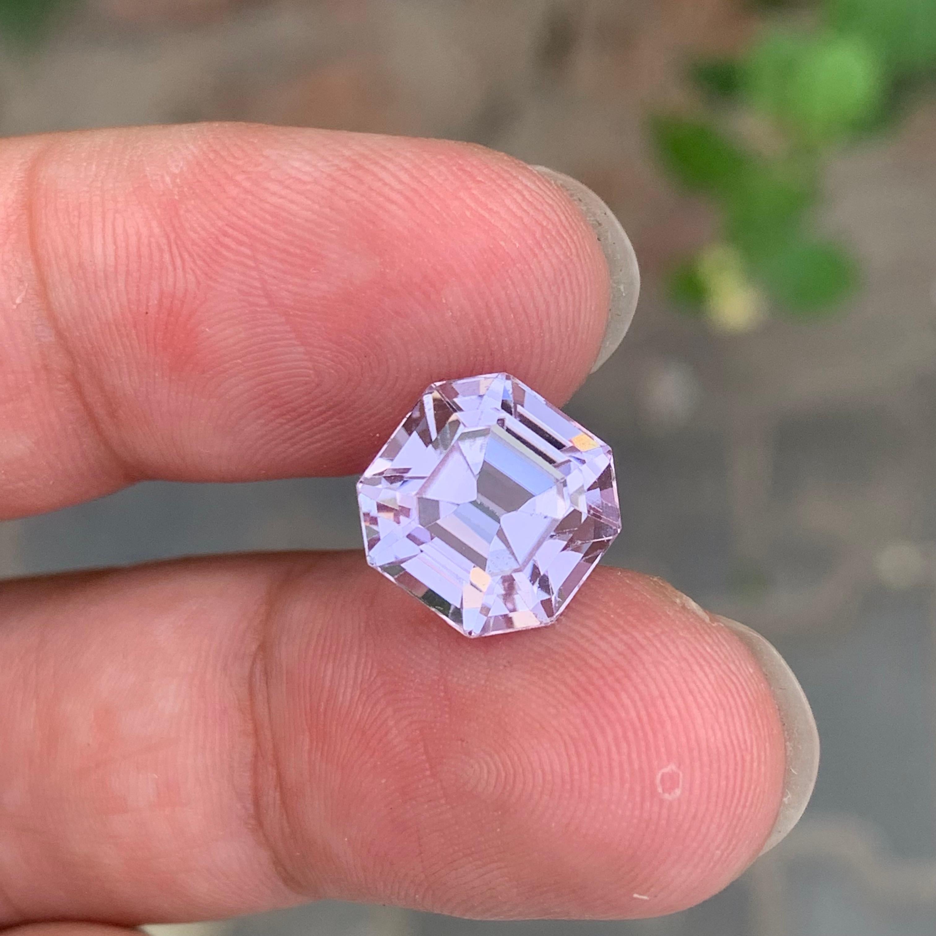 7.25 Carat Natural Loose Kunzite Octagon Shape Gemstone For Sale 3