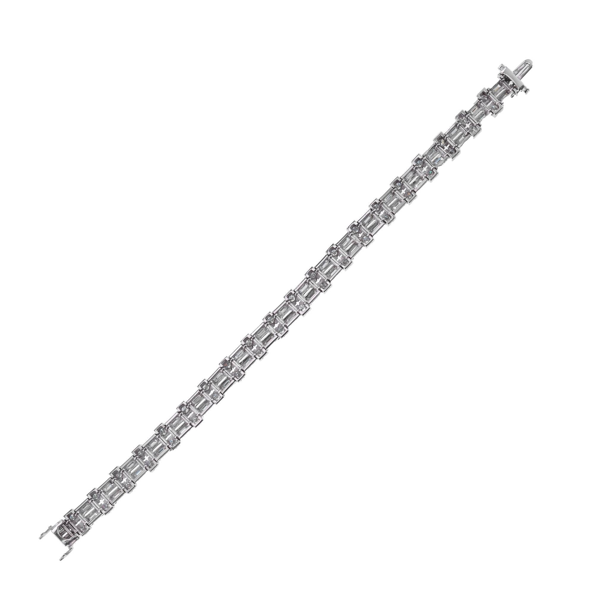 7.25 Carat Round Baguette Diamond Platinum Bracelet In Good Condition For Sale In Stamford, CT