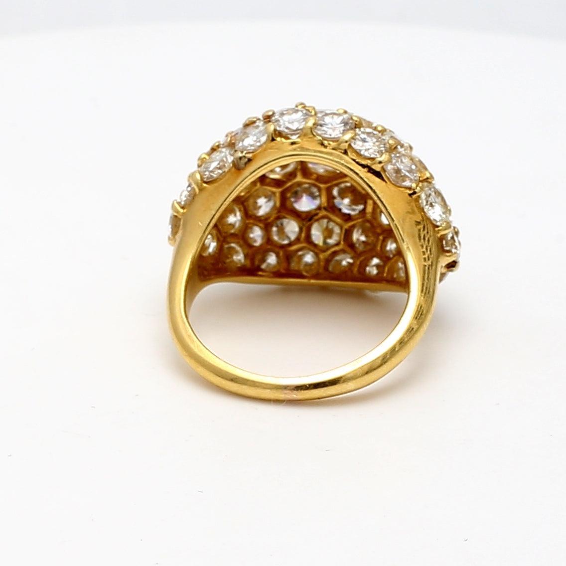 Women's or Men's 7.25 Carat Round Brilliant G VS1 Diamond 18K Yellow Gold Cluster Ring For Sale