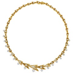 7.25 Carat Round Diamond Fashion Arrowhead Necklace