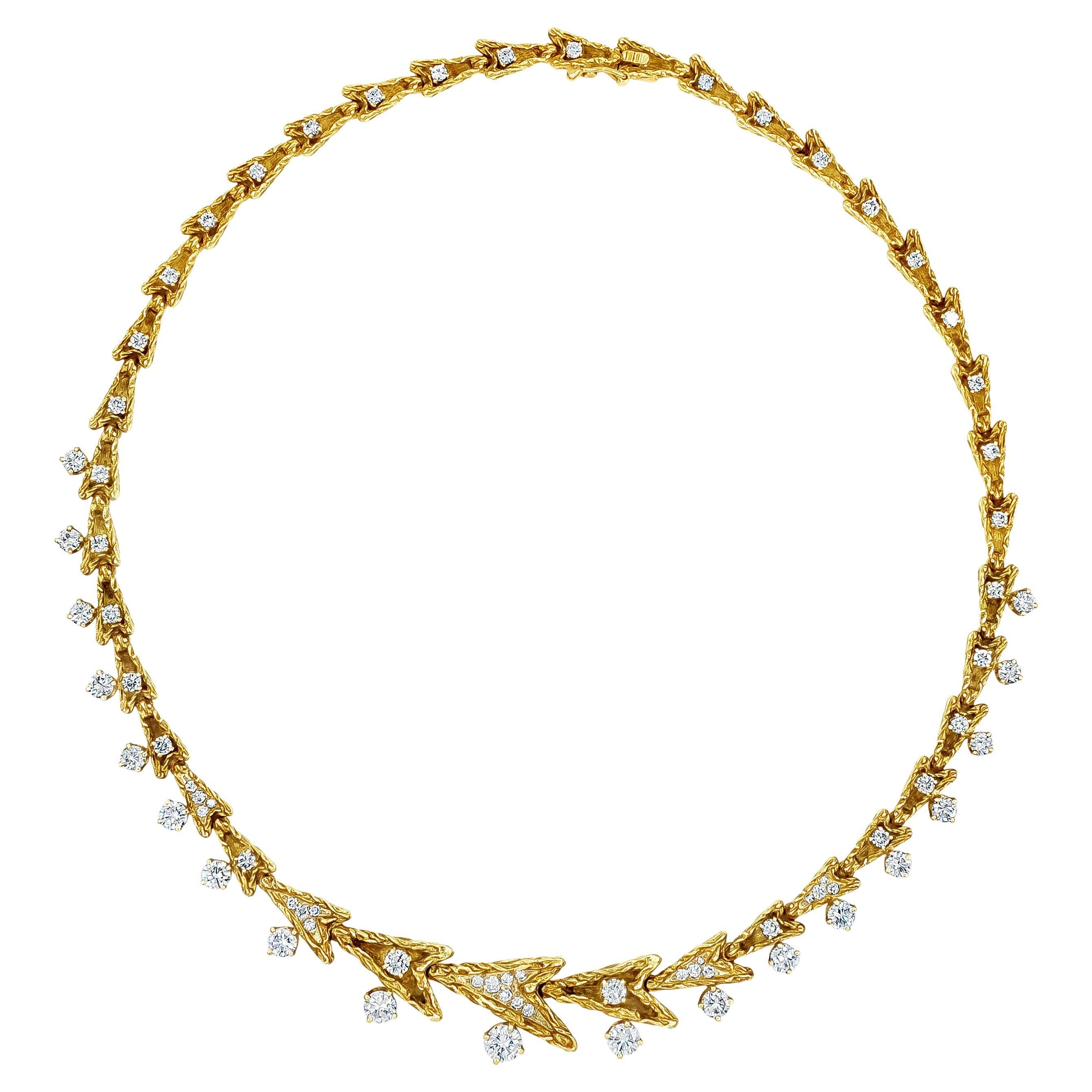 7.25 Carats Total Round Brilliant Cut Diamond Arrowhead Necklace in Yellow Gold