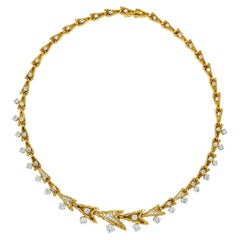 Vintage 7.25 Carats Total Brilliant Round Cut Diamond Fashion Arrowhead Necklace
