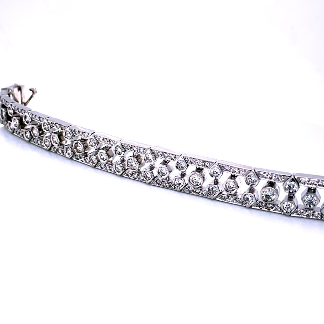 Round Cut 7.25 Carat Antique Design Diamond Tennis Bracelet For Sale