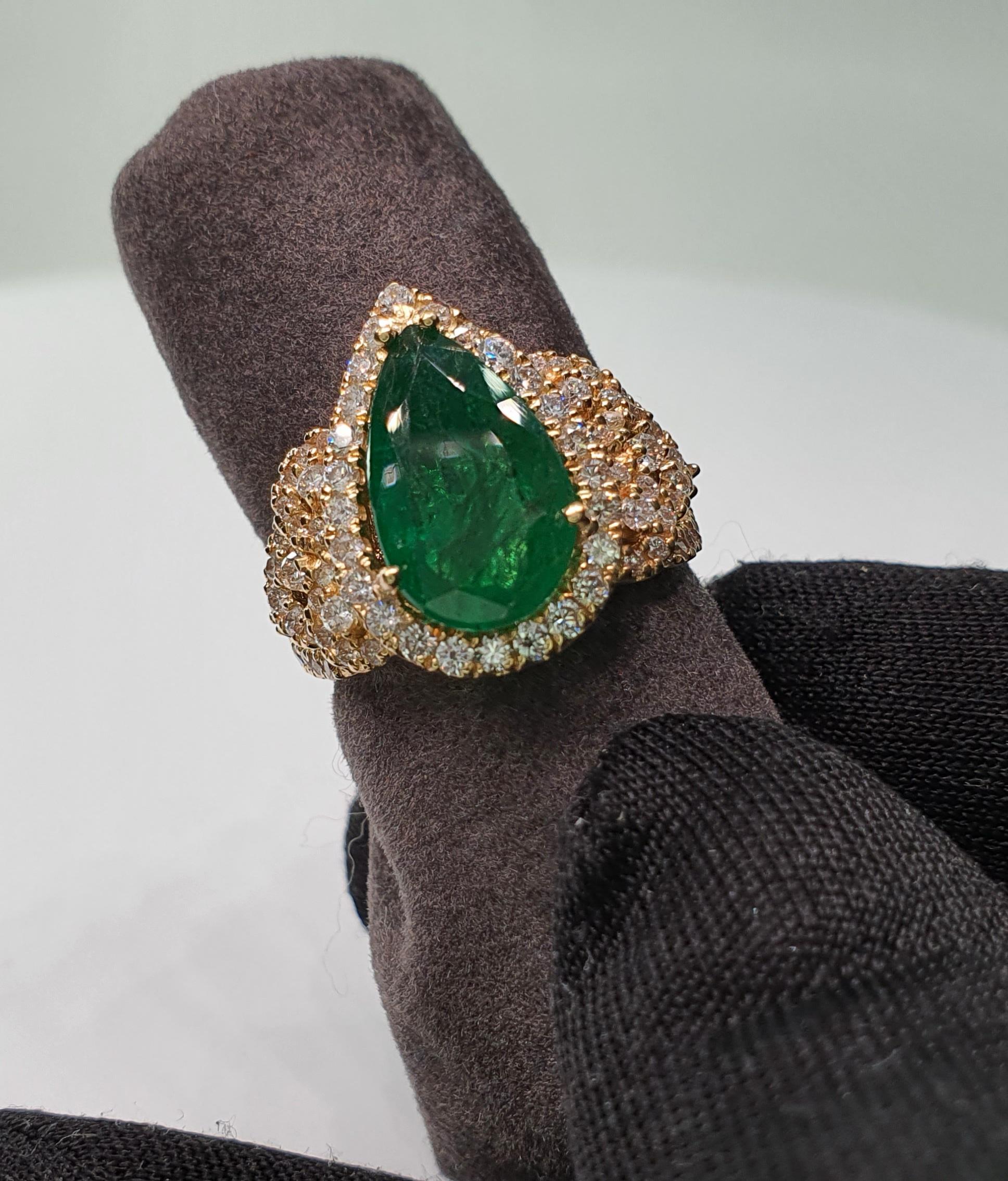 Ring aus 18 Karat Gelbgold mit 7,25 Karat Smaragd und Diamant im Zustand „Neu“ im Angebot in Montreux, VD