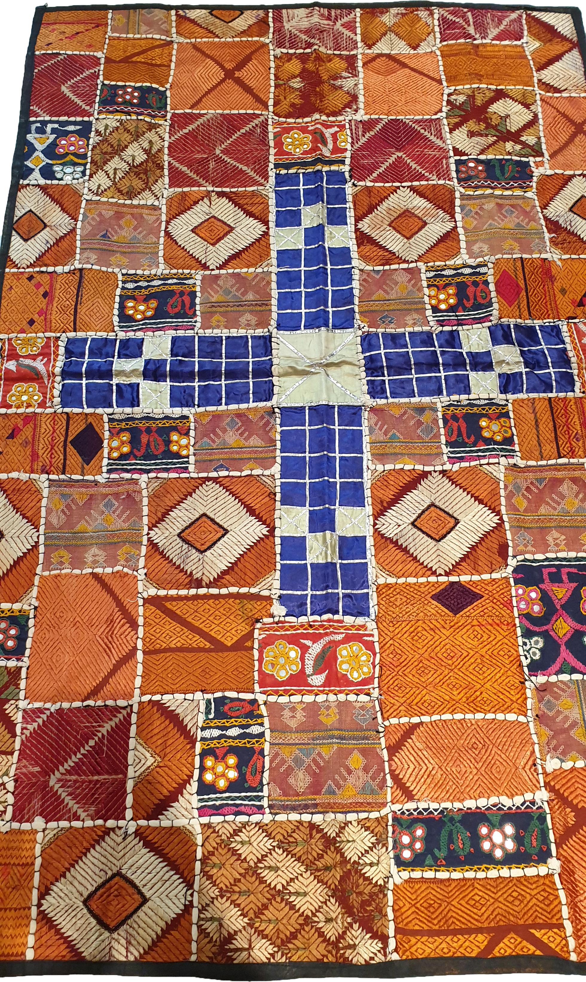 725, très beau patchwork textile indien du 20ème siècle.