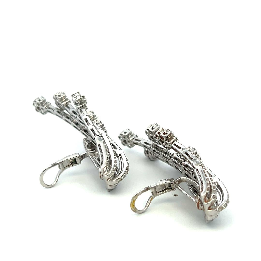 Orecchini pendenti con diamanti tondi e brillanti da 7,25 carati in oro bianco 18 carati (F VS) in vendita 6