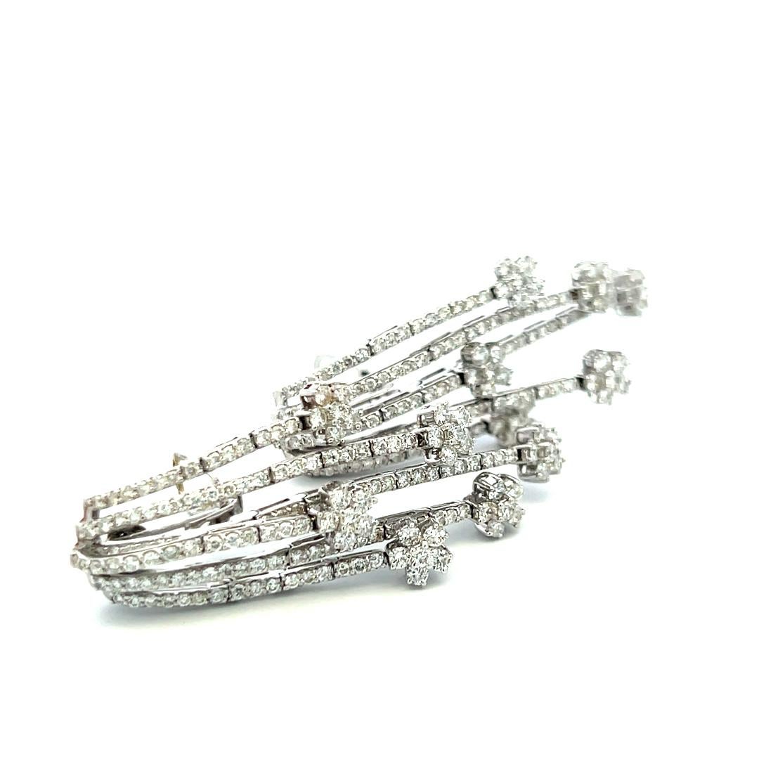 Orecchini pendenti con diamanti tondi e brillanti da 7,25 carati in oro bianco 18 carati (F VS) in vendita 4