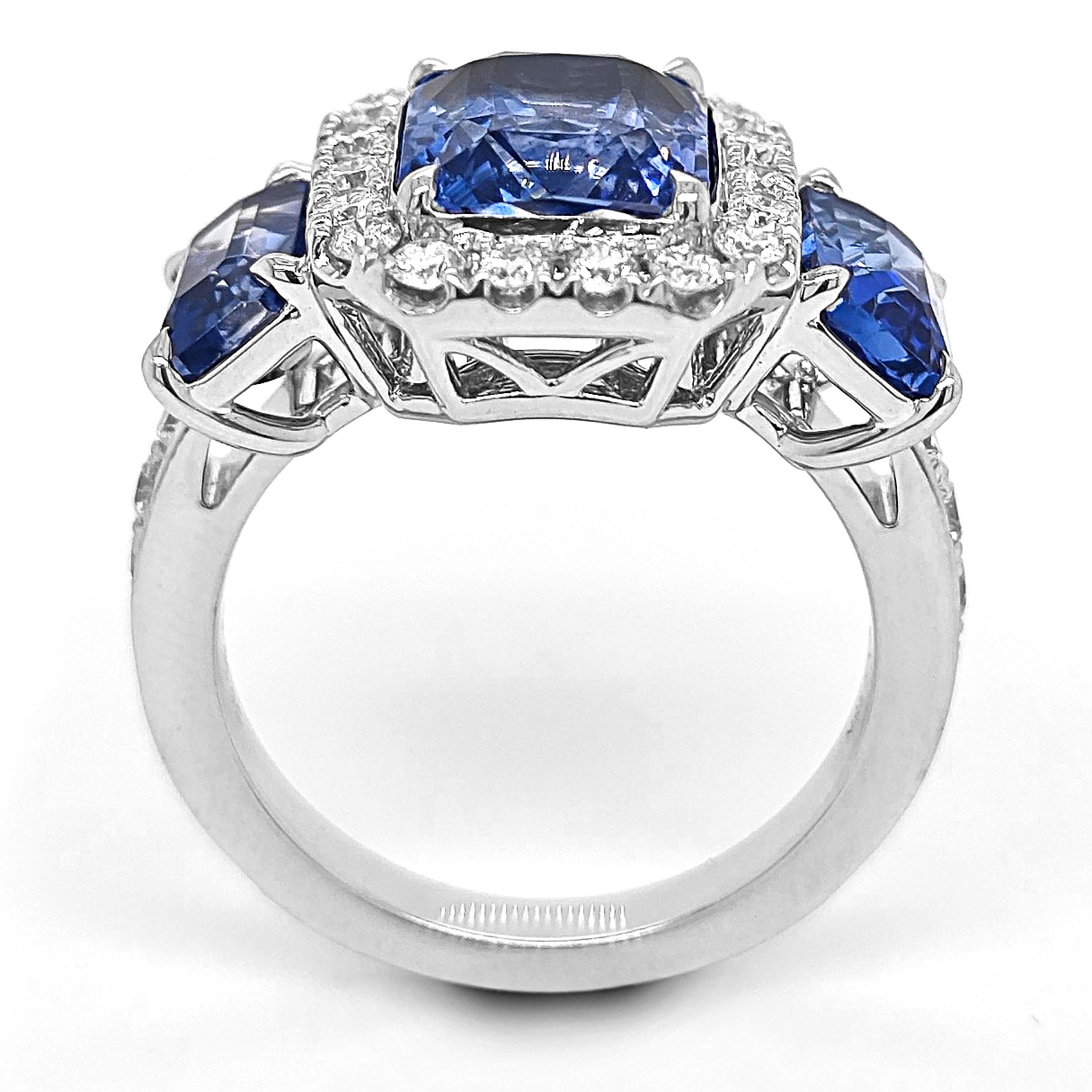 7.26 Carat Sapphire and White Diamond White Gold Ring en Nuevo estado para la venta en New York, NY