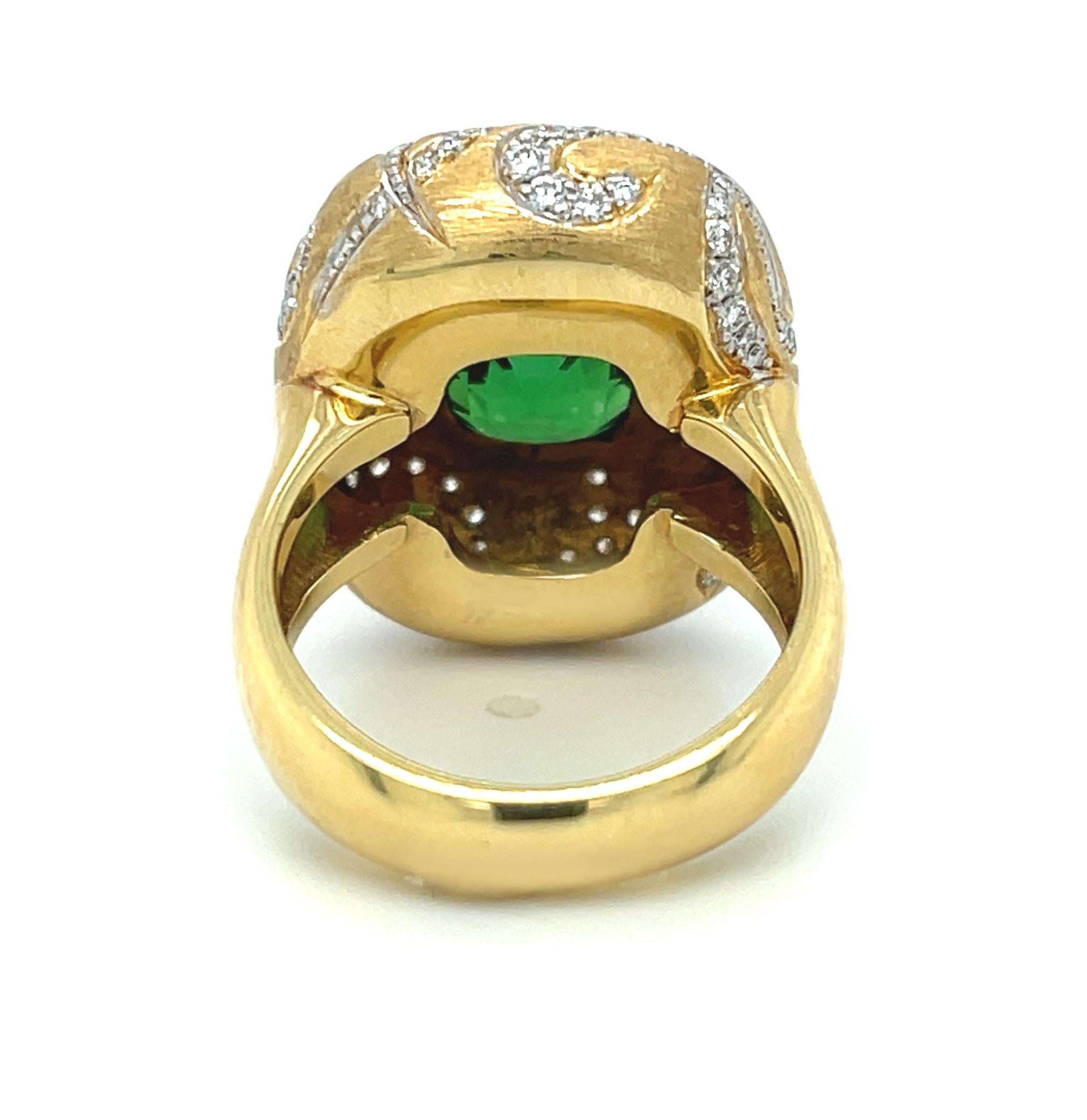 7.26 Carat Tsavorite Garnet and Diamond 18k Yellow Gold Handmade Ring In New Condition For Sale In Los Angeles, CA