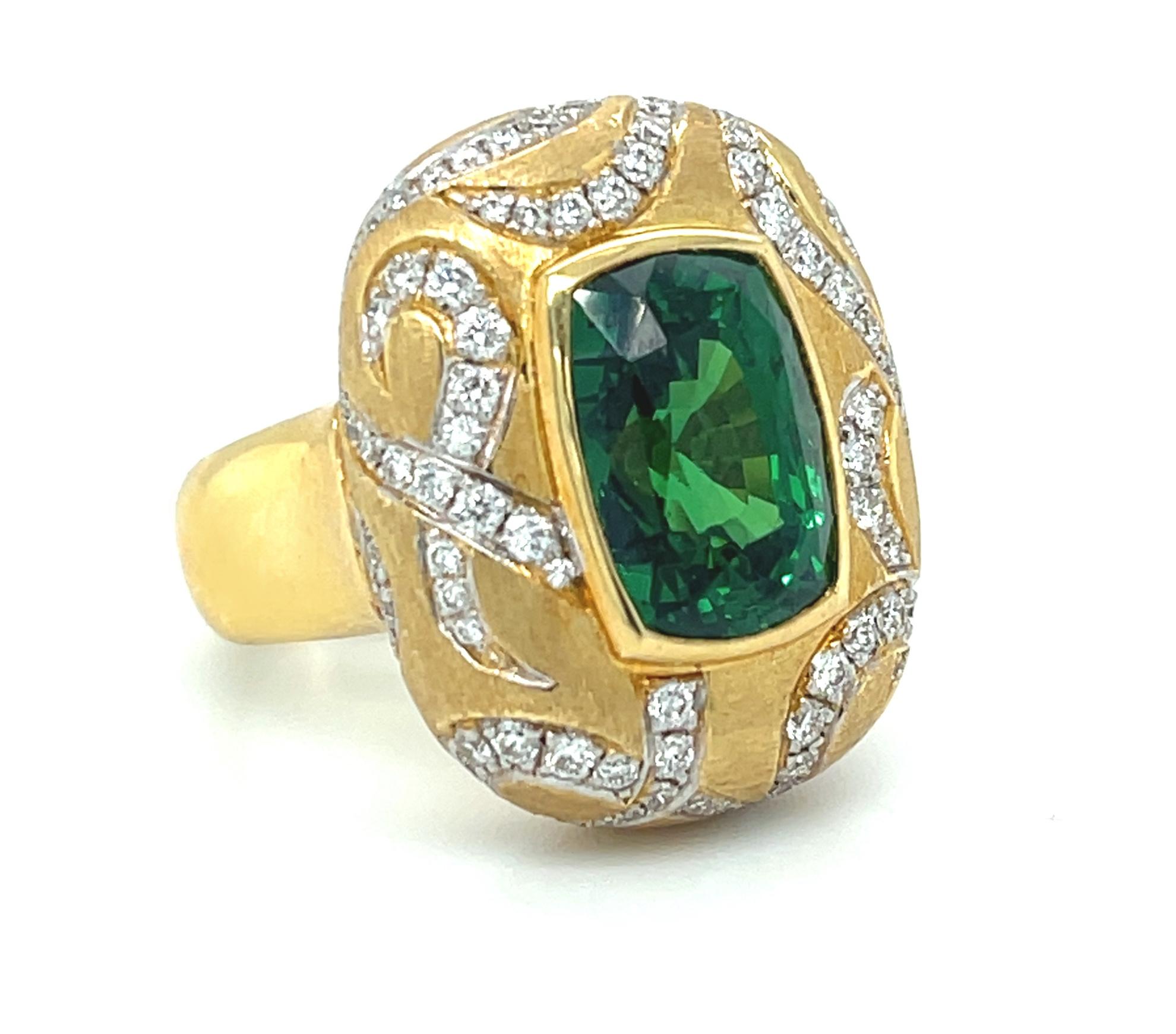 Artisan 7.26 Carat Tsavorite Garnet and Diamond 18k Yellow Gold Handmade Ring For Sale