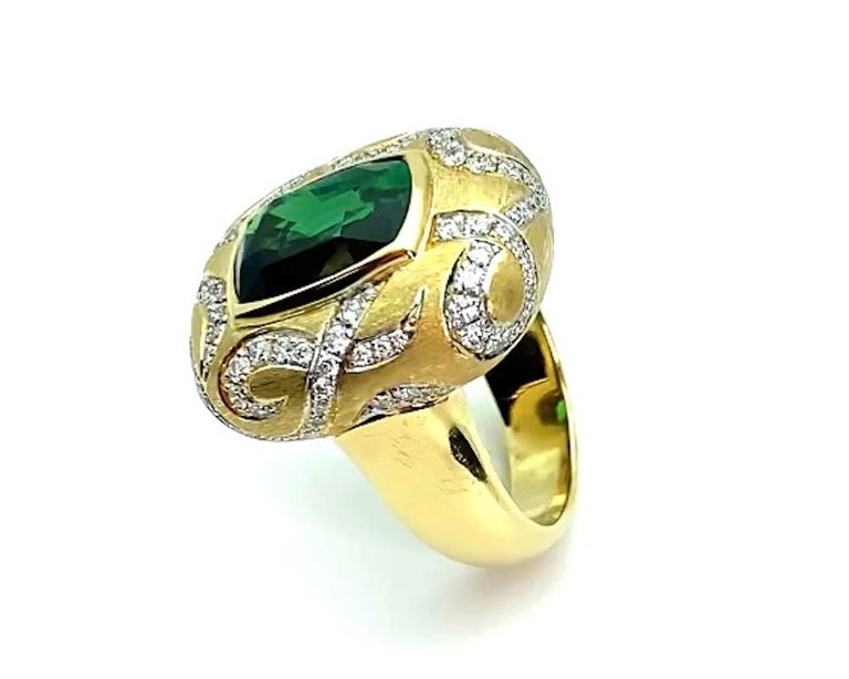 7.26 ct. Tsavorite Garnet, Diamond 18k Yellow Gold Bezel Set Handmade Dome Ring For Sale 1