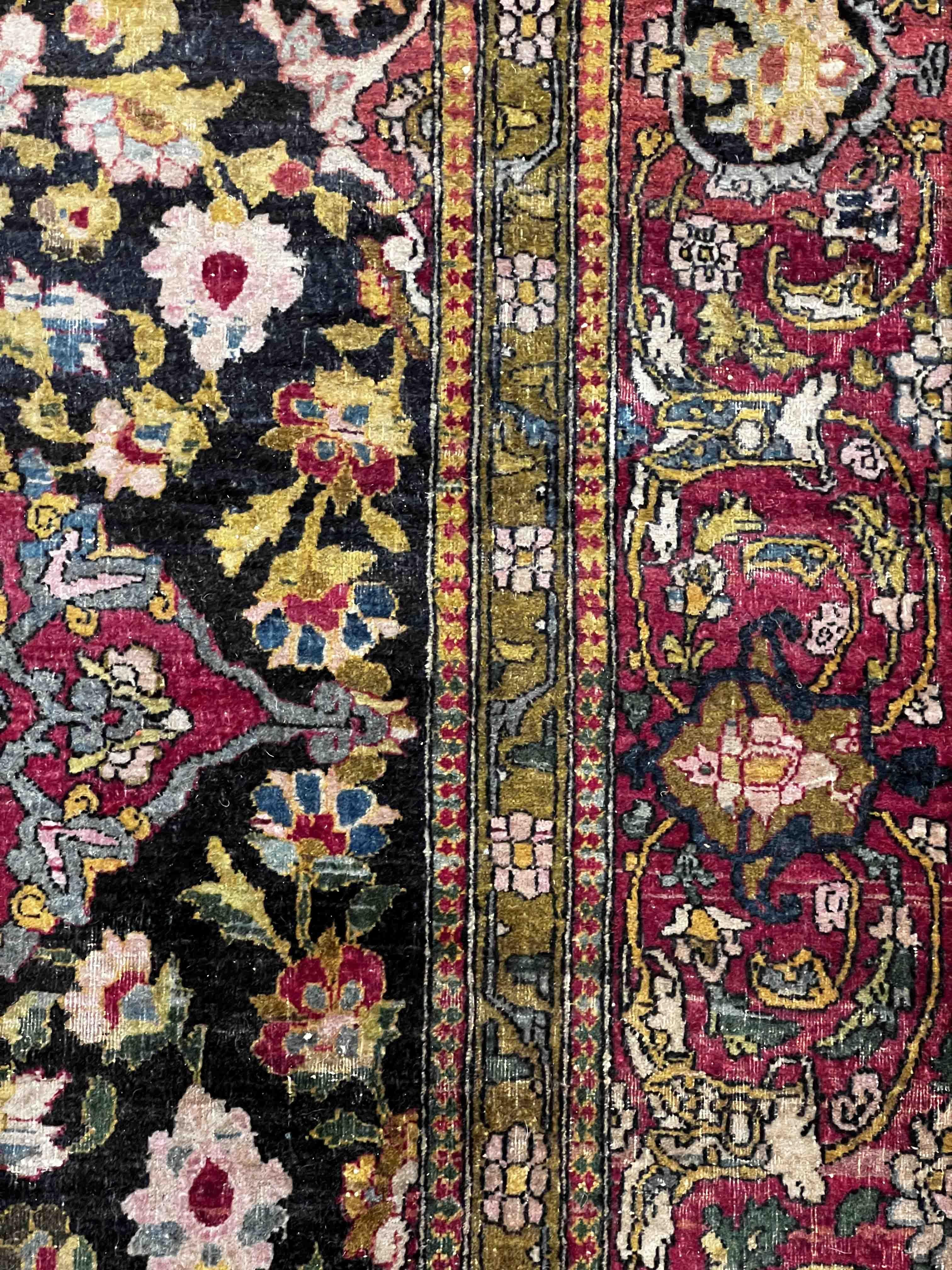 727, Schöner Vintage-Teppich mit Blumenmuster im Angebot 4