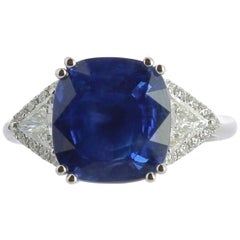 7.27 Carat Sapphire Cocktail Ring Surround, Round Diamond and Triangle Diamond