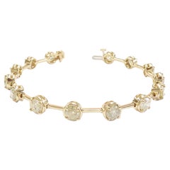 STYLISH, 7.28 Carat Natural Diamond Bar Bracelet 14 Karat Yellow Gold