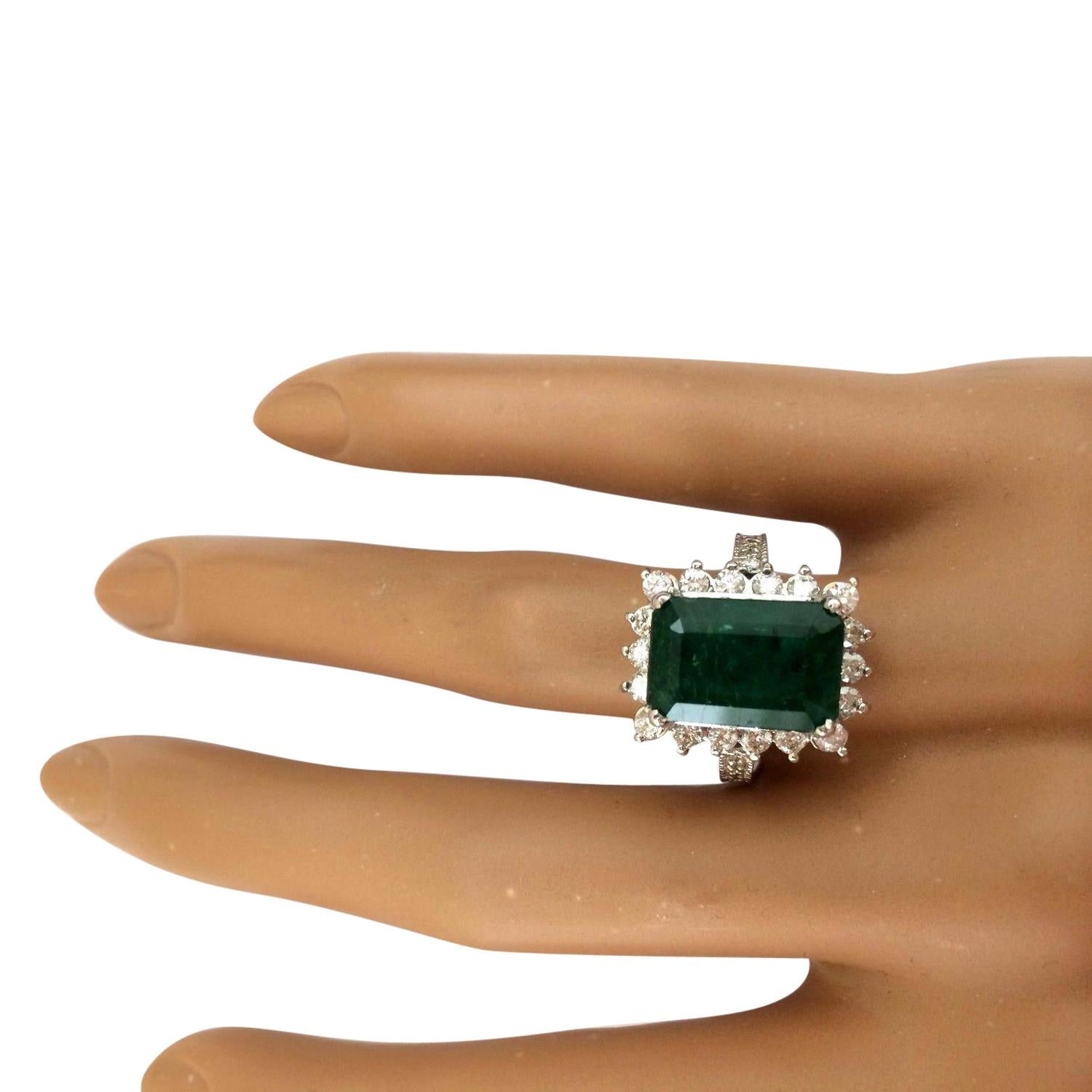 Elegant Natural Emerald Diamond Ring In 14 Karat Solid White Gold  In New Condition For Sale In Los Angeles, CA