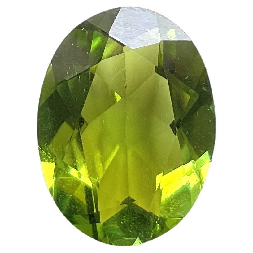 7,28 carati di tormalina verde ovale sfaccettata Pietra da taglio Fine Gioielleria Gemma naturale in vendita