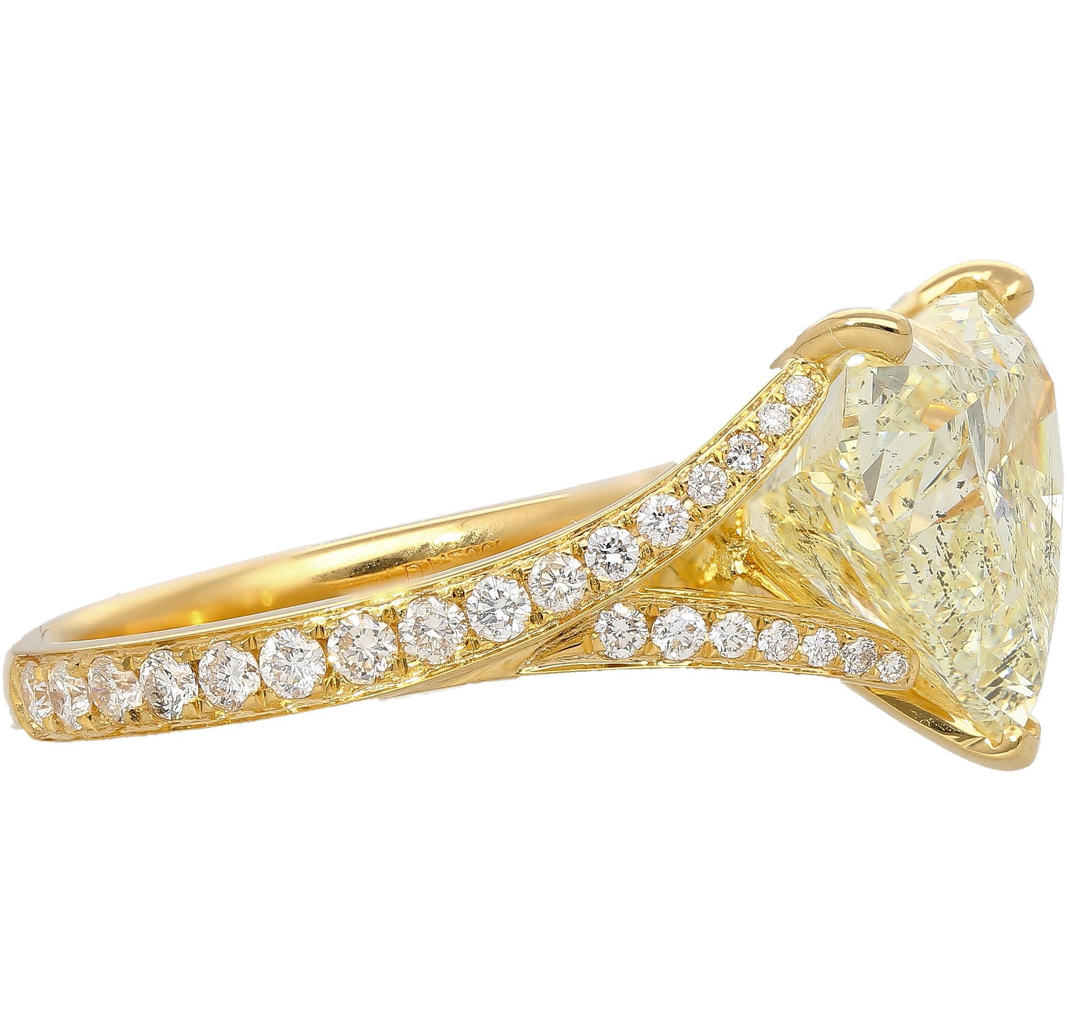 Cuore Anello di fidanzamento vintage 18k da 7,29 carati con taglio a cuore e K/I1 di diamanti naturali in vendita
