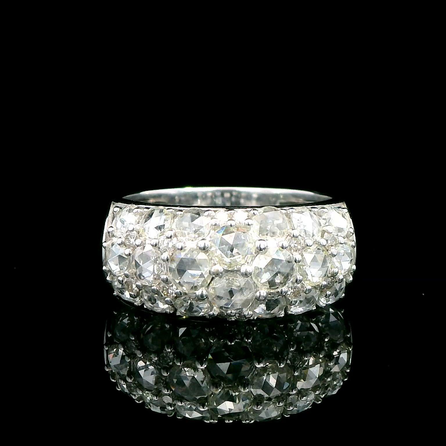 7.29 Carat Rose Cut Cluster Ring 18K Gold In New Condition For Sale In New York, NY