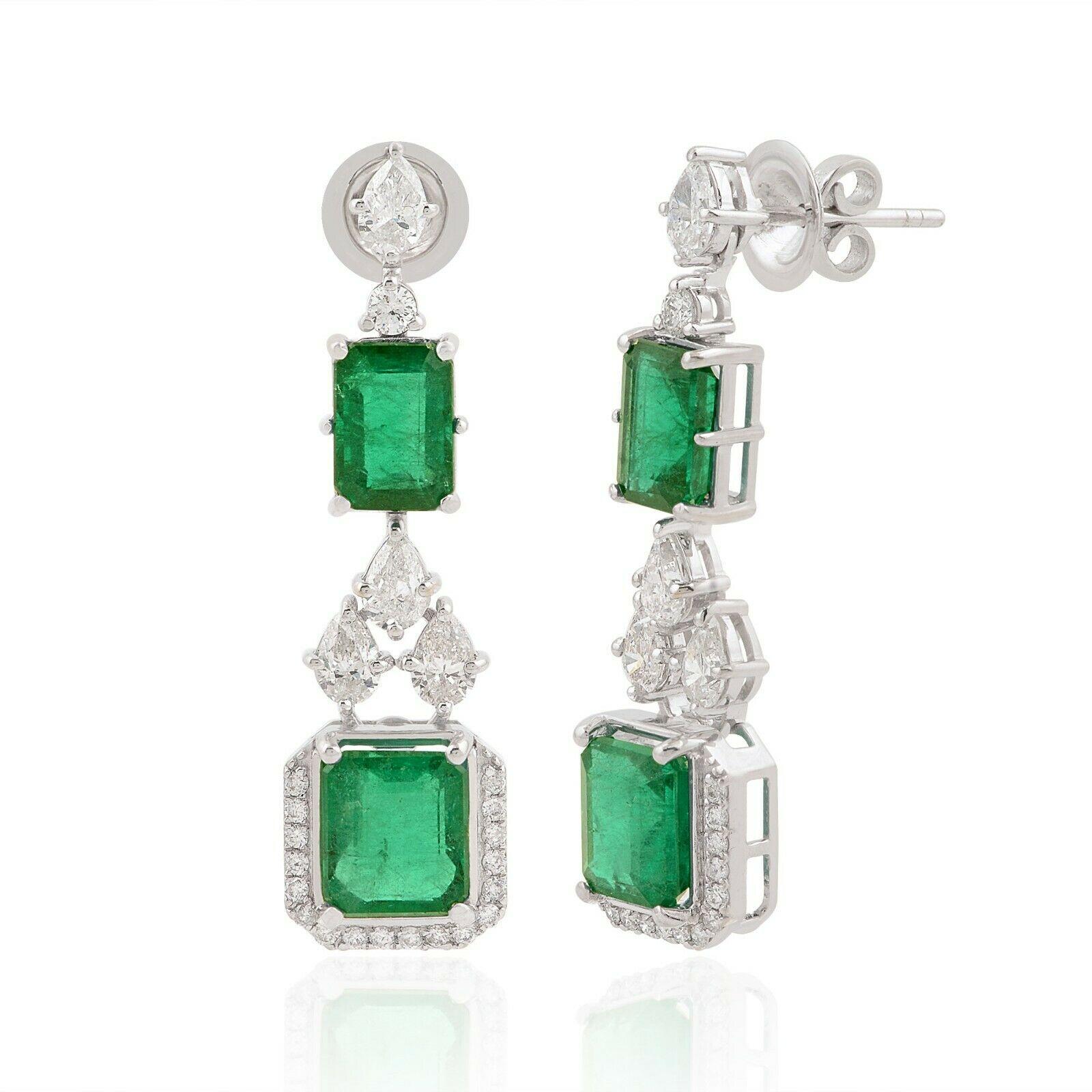 Modern 7.29 Carats Emerald 1.80 Carats Diamond 14 Karat Gold Chandelier Earrings For Sale