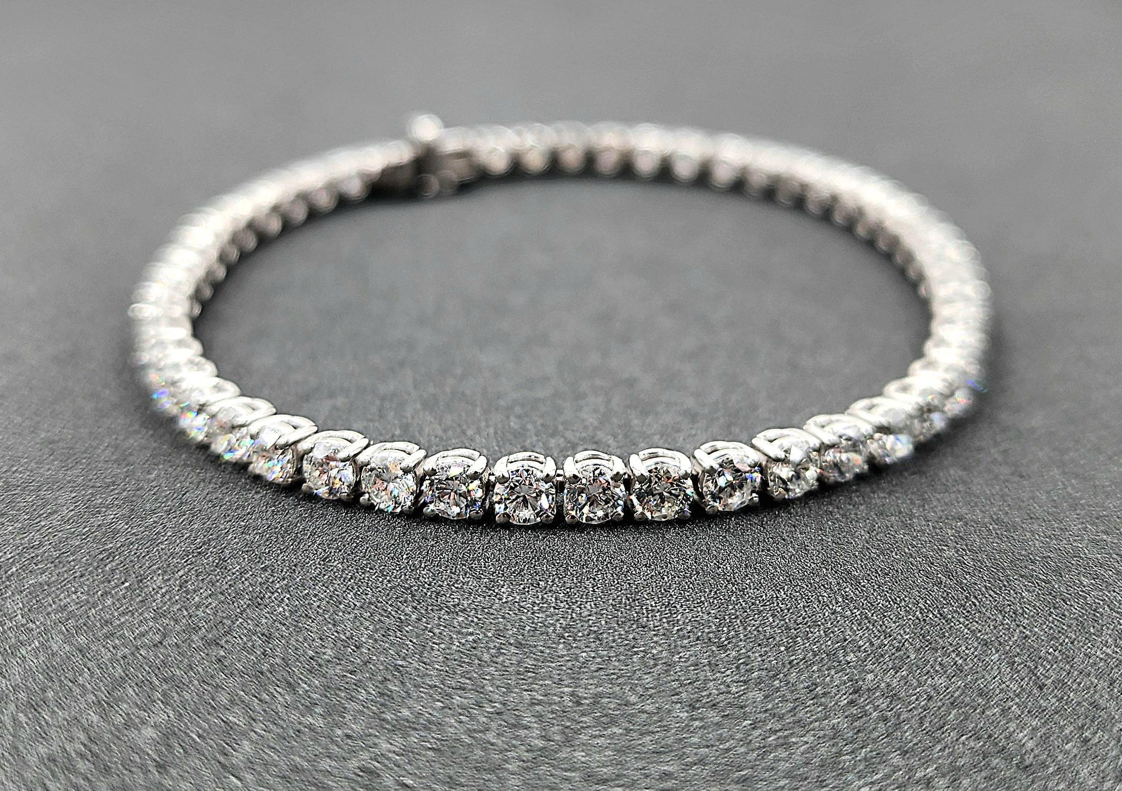 Moderne Bracelet de tennis en diamant de 7.29 ct en vente