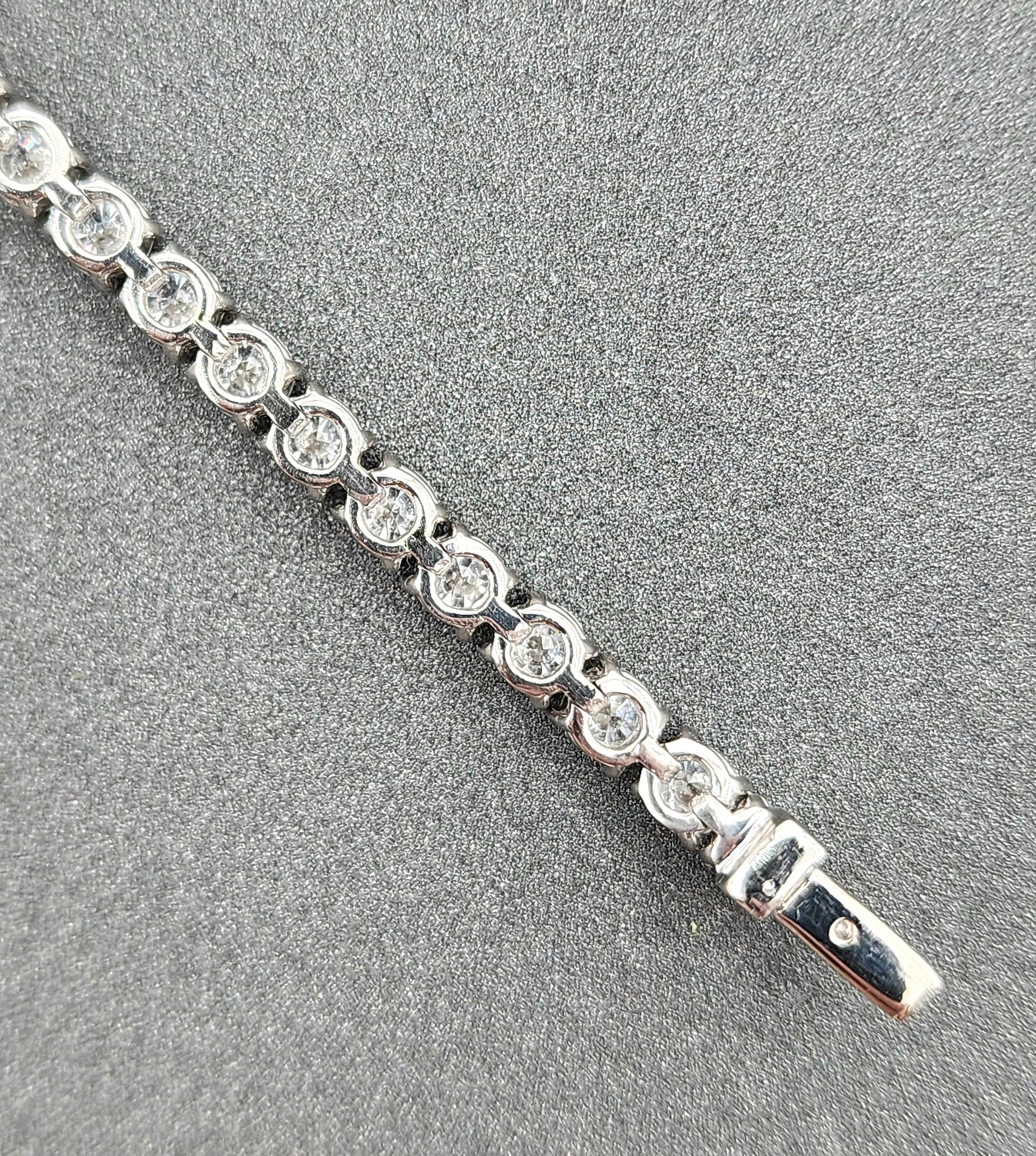 Bracelet de tennis en diamant de 7.29 ct en vente 1