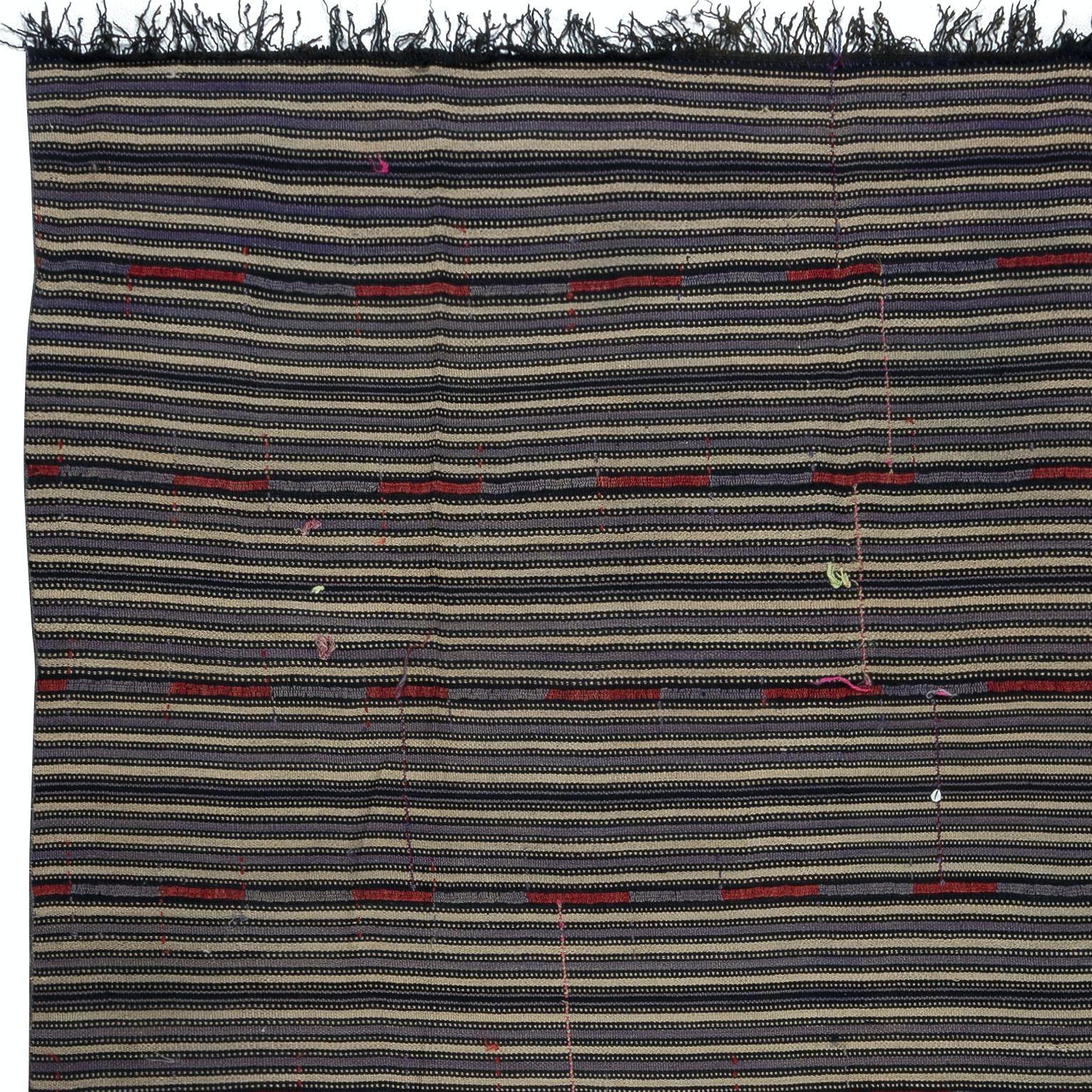 Tessuto a mano Rug & Kilim a strisce intrecciate a mano, vintage a trama piatta, 7,2x7,8 Ft in vendita