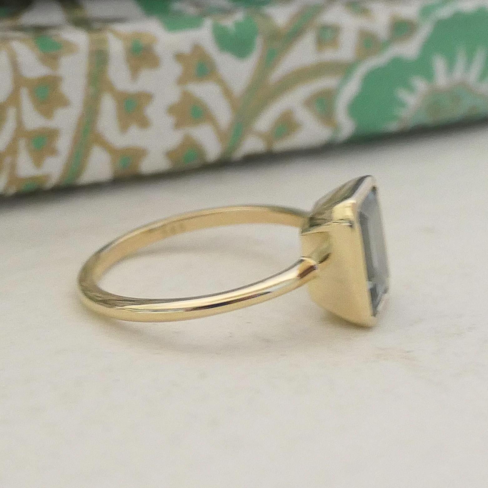 7.2x9mm Aquamarine 14kt Yellow Gold Ring - Size 7 In New Condition For Sale In Oslo, 03