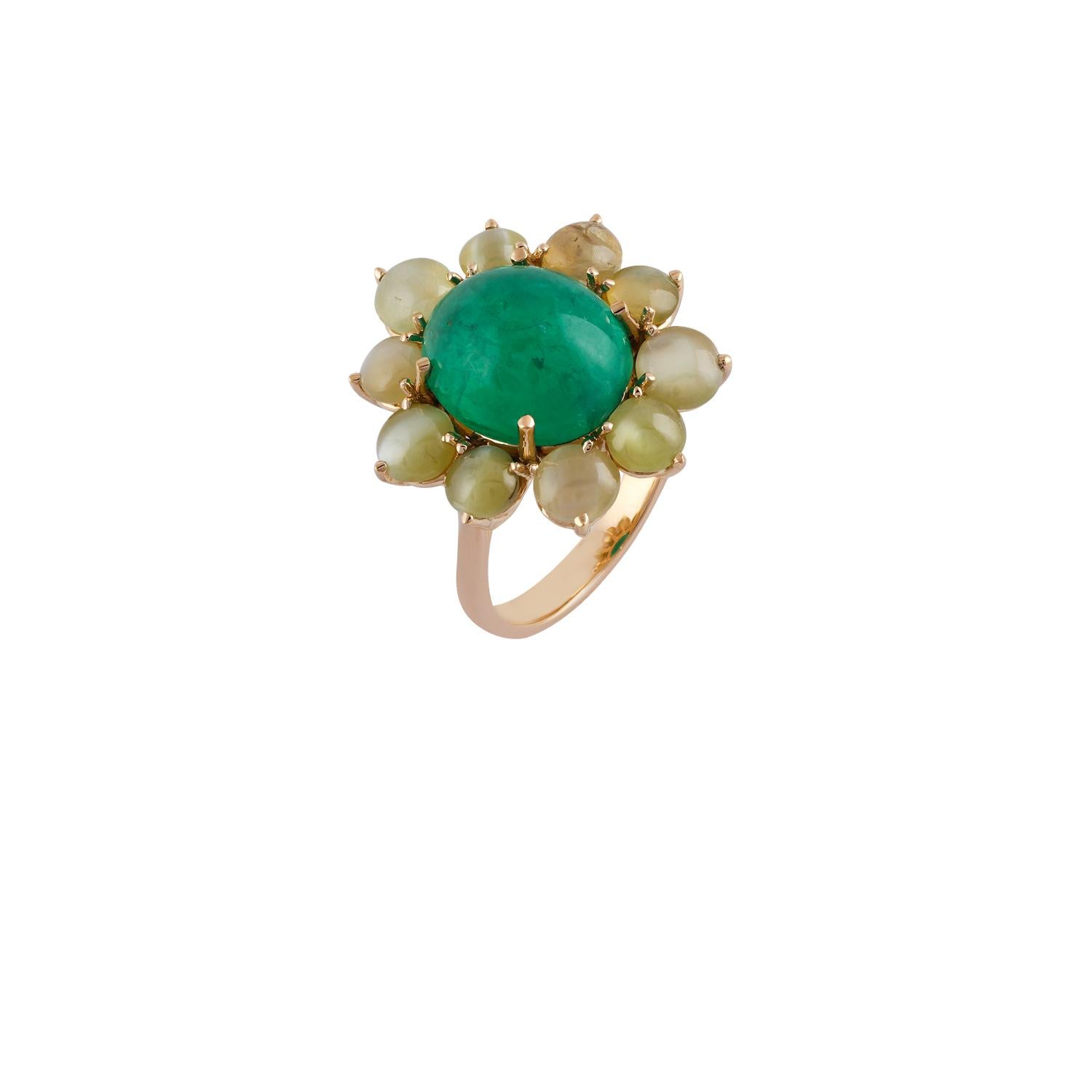 7.3 Carat Cabochon Emerald  & Cats Eye Ring in 18k Yellow Gold   In New Condition For Sale In Jaipur, Rajasthan